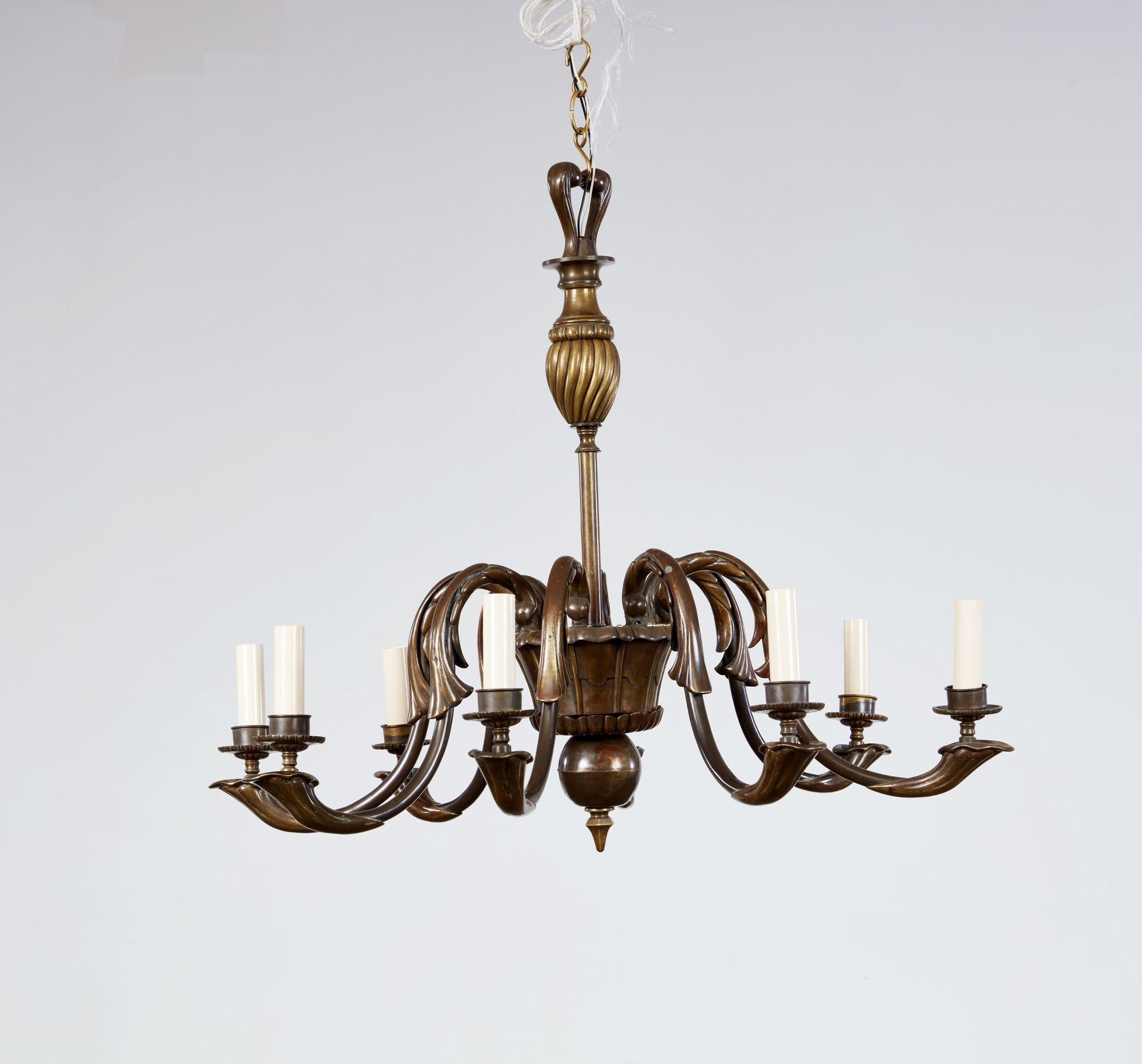 Lampadario belga in bronzo patinato in vendita 5