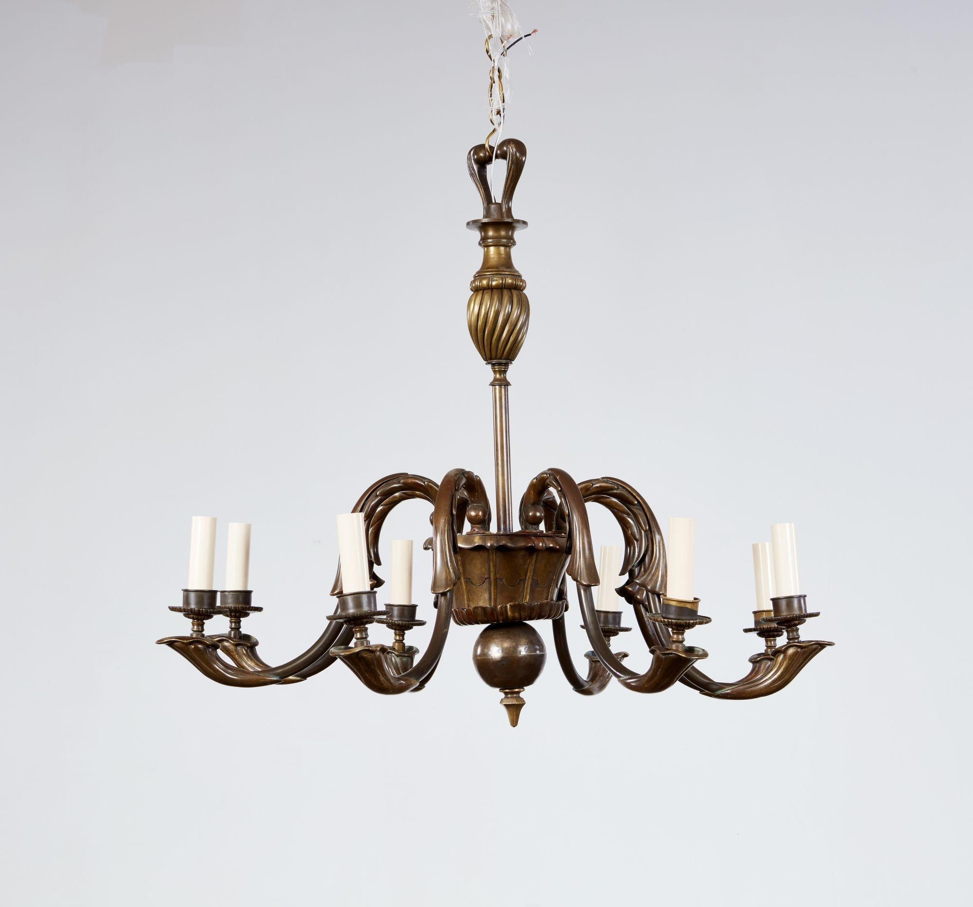 Lampadario belga in bronzo patinato in vendita 6