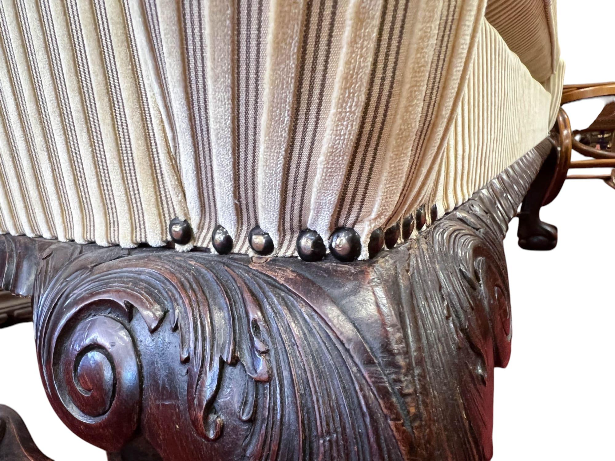 Divano belga Queen Anne-Chippendale Revival,  Fine del XIX/inizio del XX secolo in vendita 2