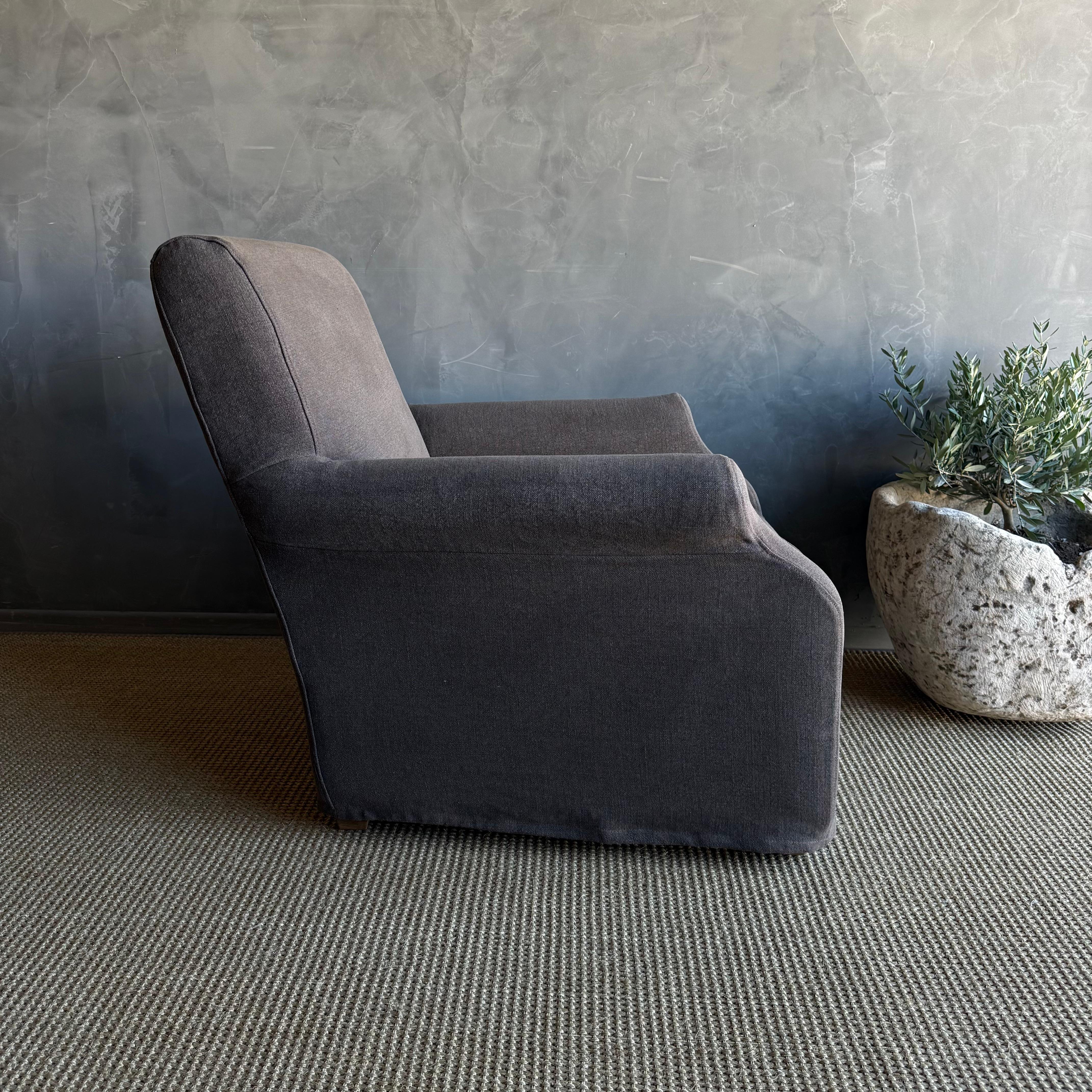 Coton Chaise couverte en lin lavé à la pierre belge - Café Noir en vente