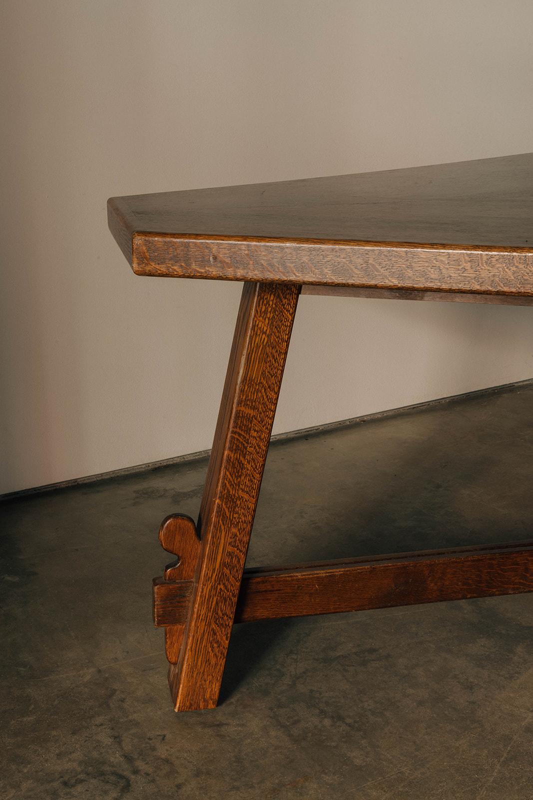 Belgian Traingle Table In Good Condition For Sale In New York, US