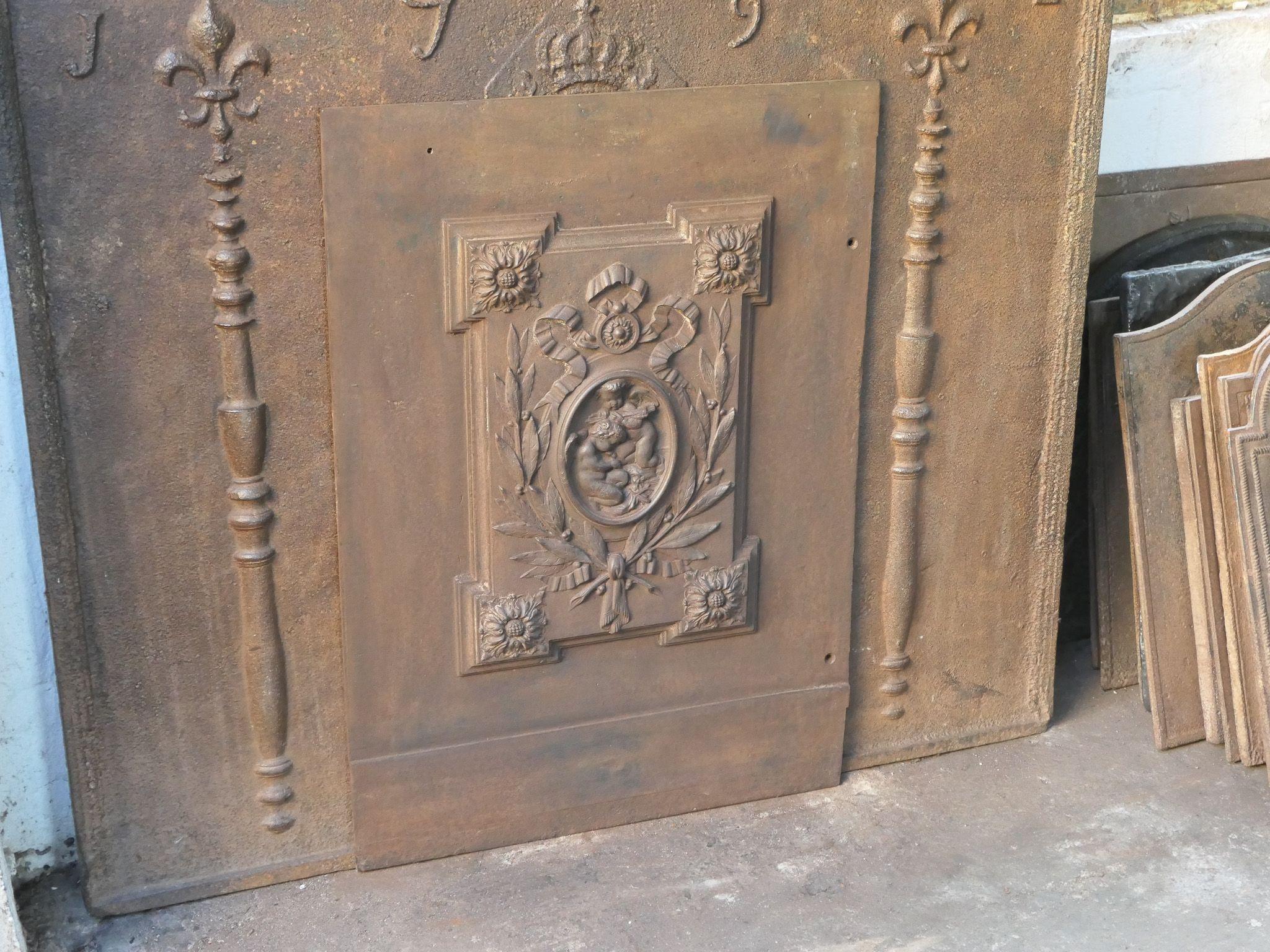 Belgian Victorian 'Cupids' Fireback / Backsplash, Early 20th Century In Good Condition For Sale In Soest, NL