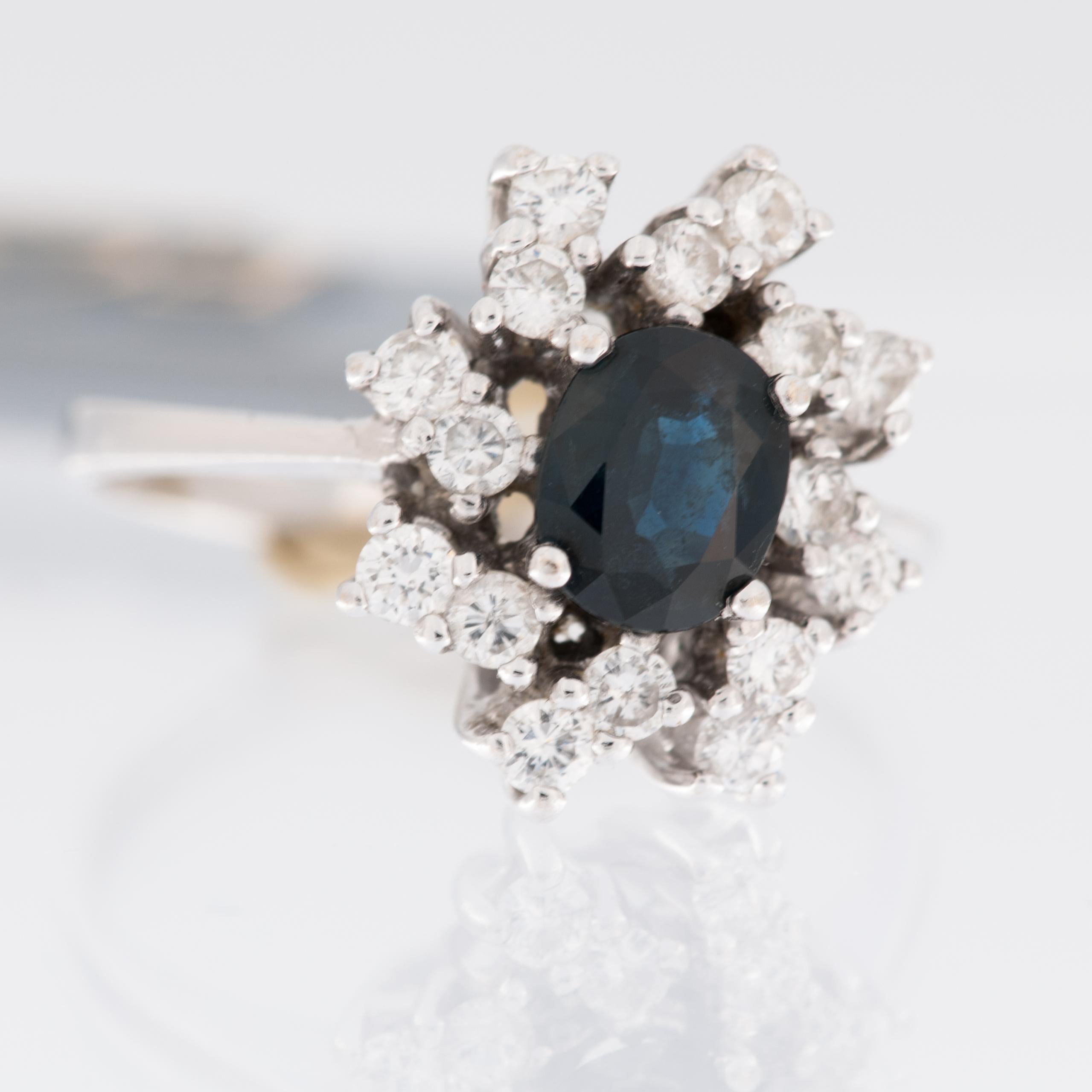 Women's Belgian Vintage DIAMOND and BLUE SAPPHIRE 18 karat White Gold Ring For Sale