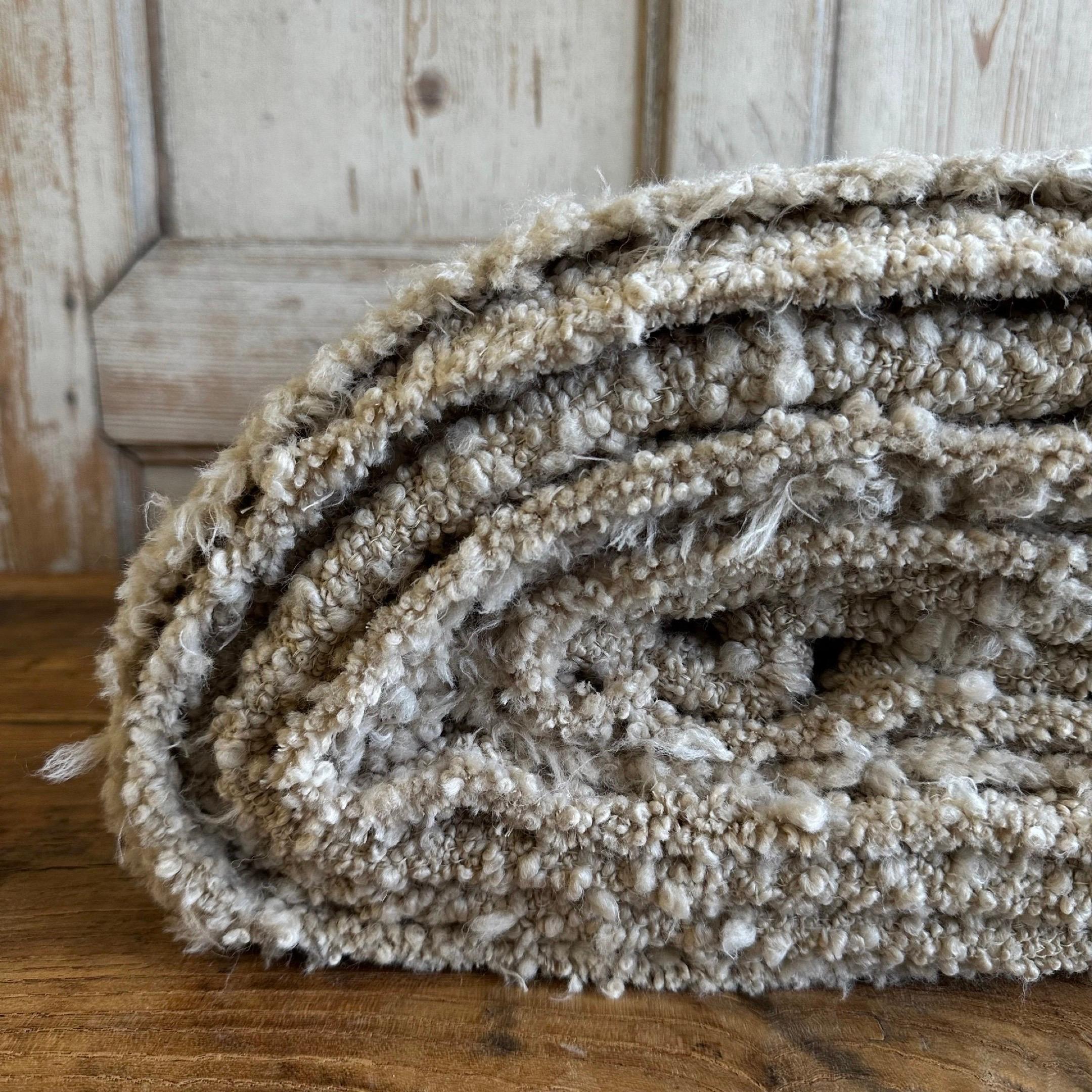 Couverture en coton bouclé de laine belge Neuf - En vente à Brea, CA