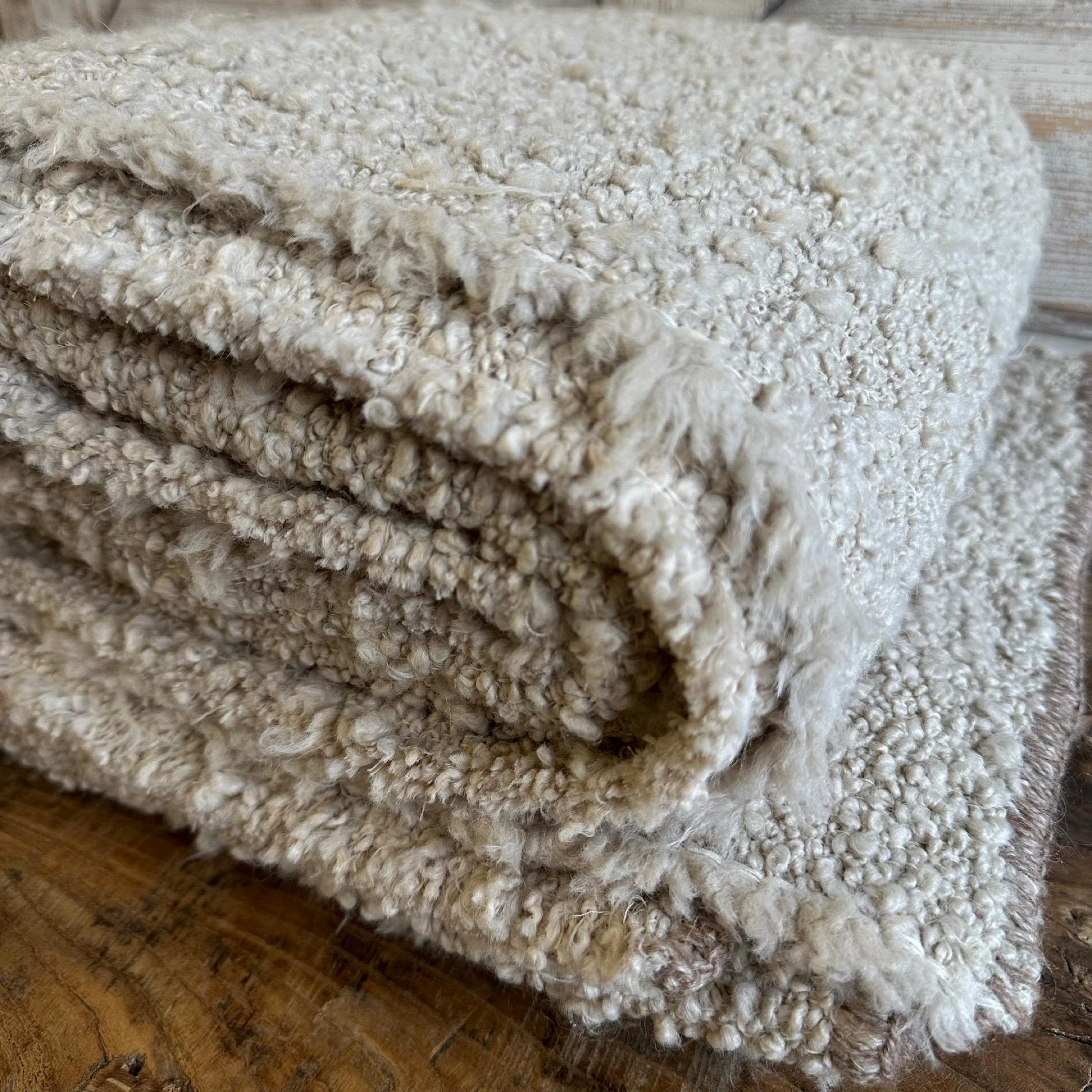 Couverture en coton bouclé de laine belge en vente 3