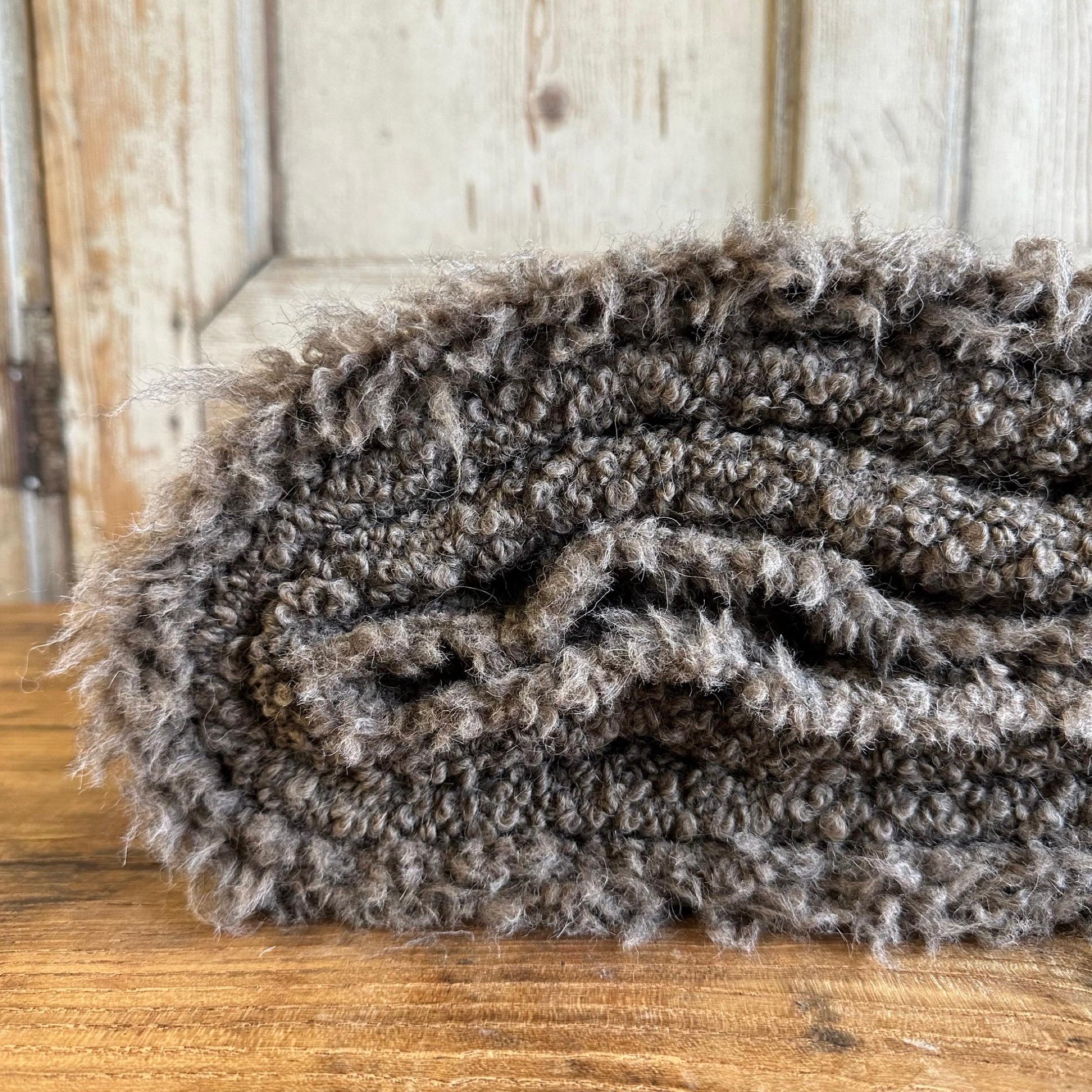 Belgian Wool Cotton Boucle Blanket For Sale 3