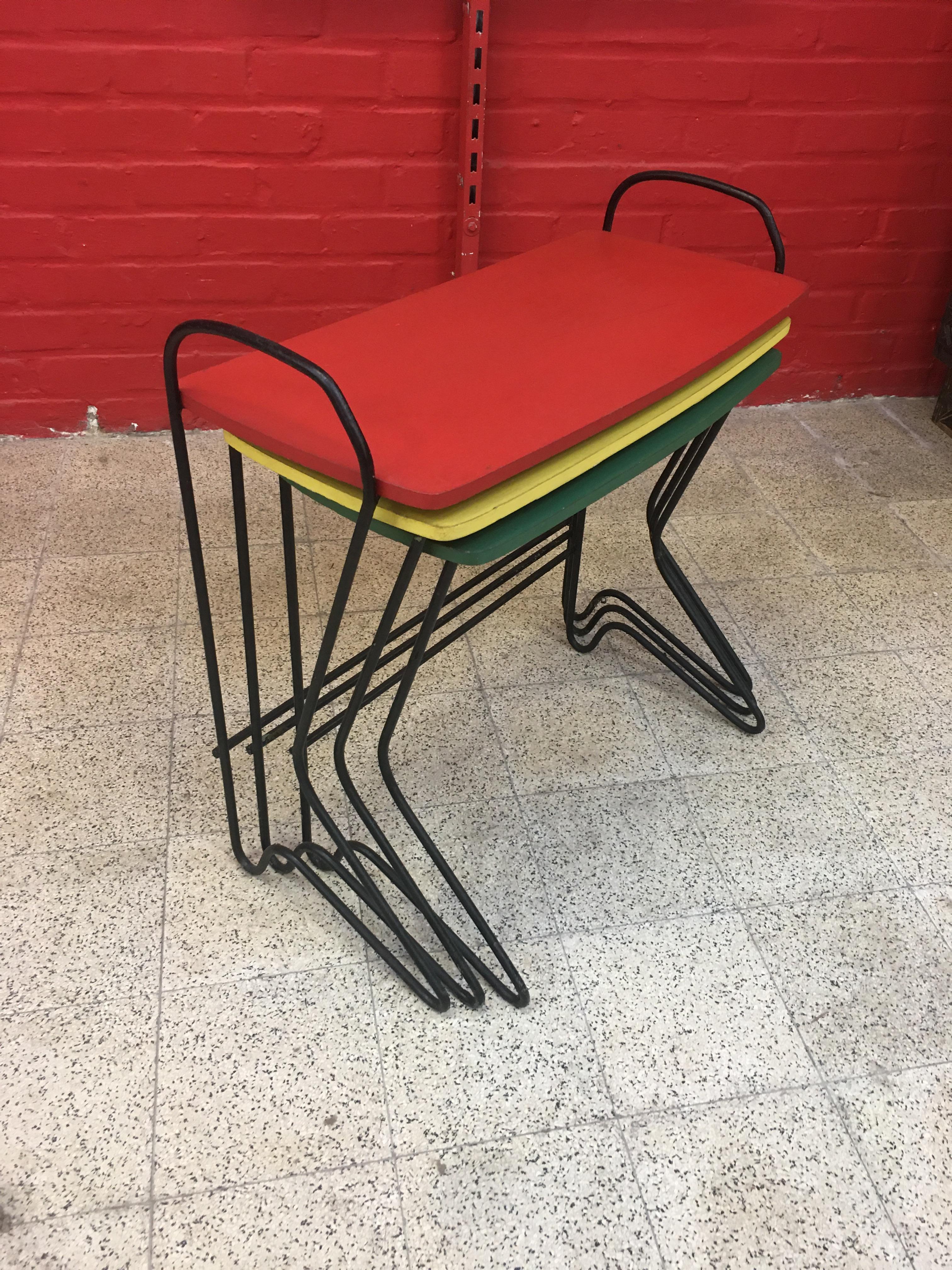 Belgium Design, Set of Three Nesting Tables Metal and Lacquered Wood, circa 1950 For Sale 4