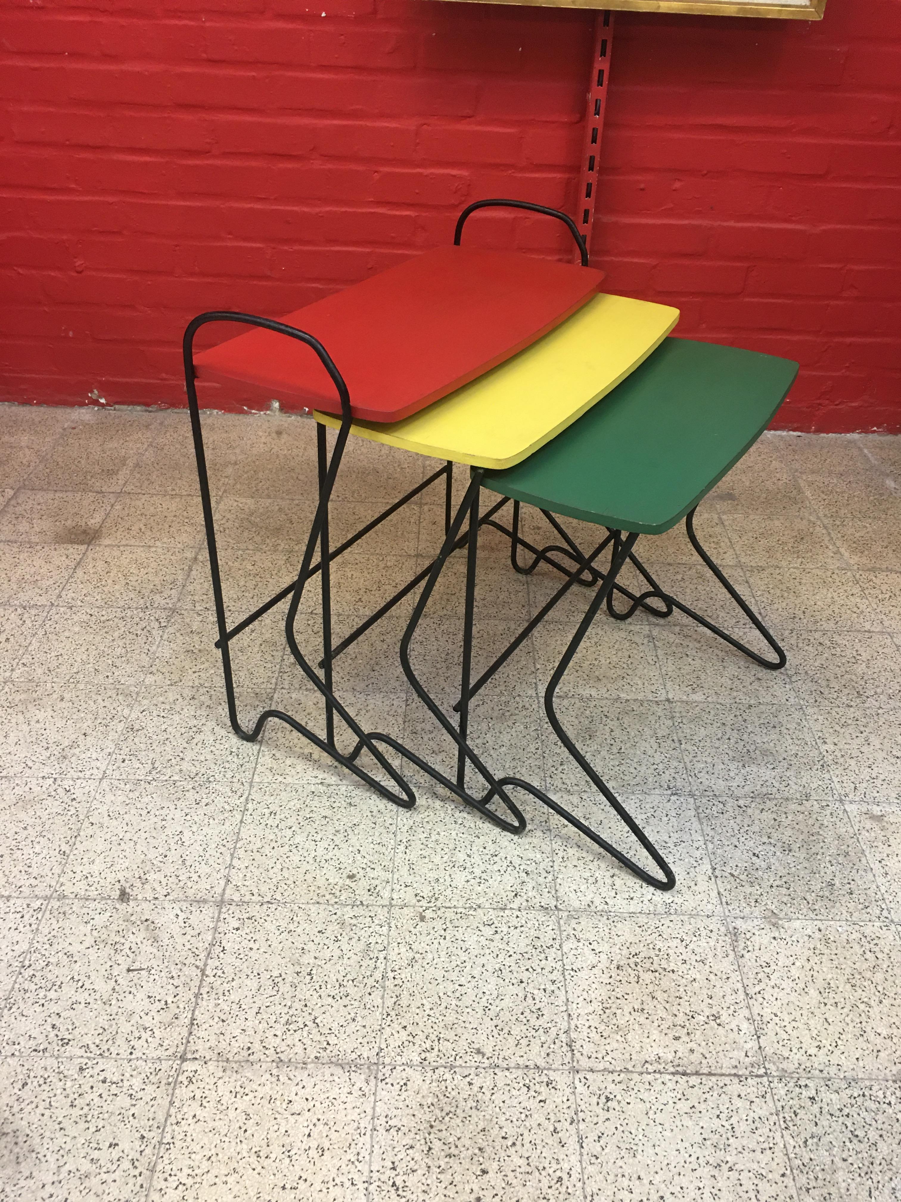 Belgium Design, Set of Three Nesting Tables Metal and Lacquered Wood, circa 1950 For Sale 2