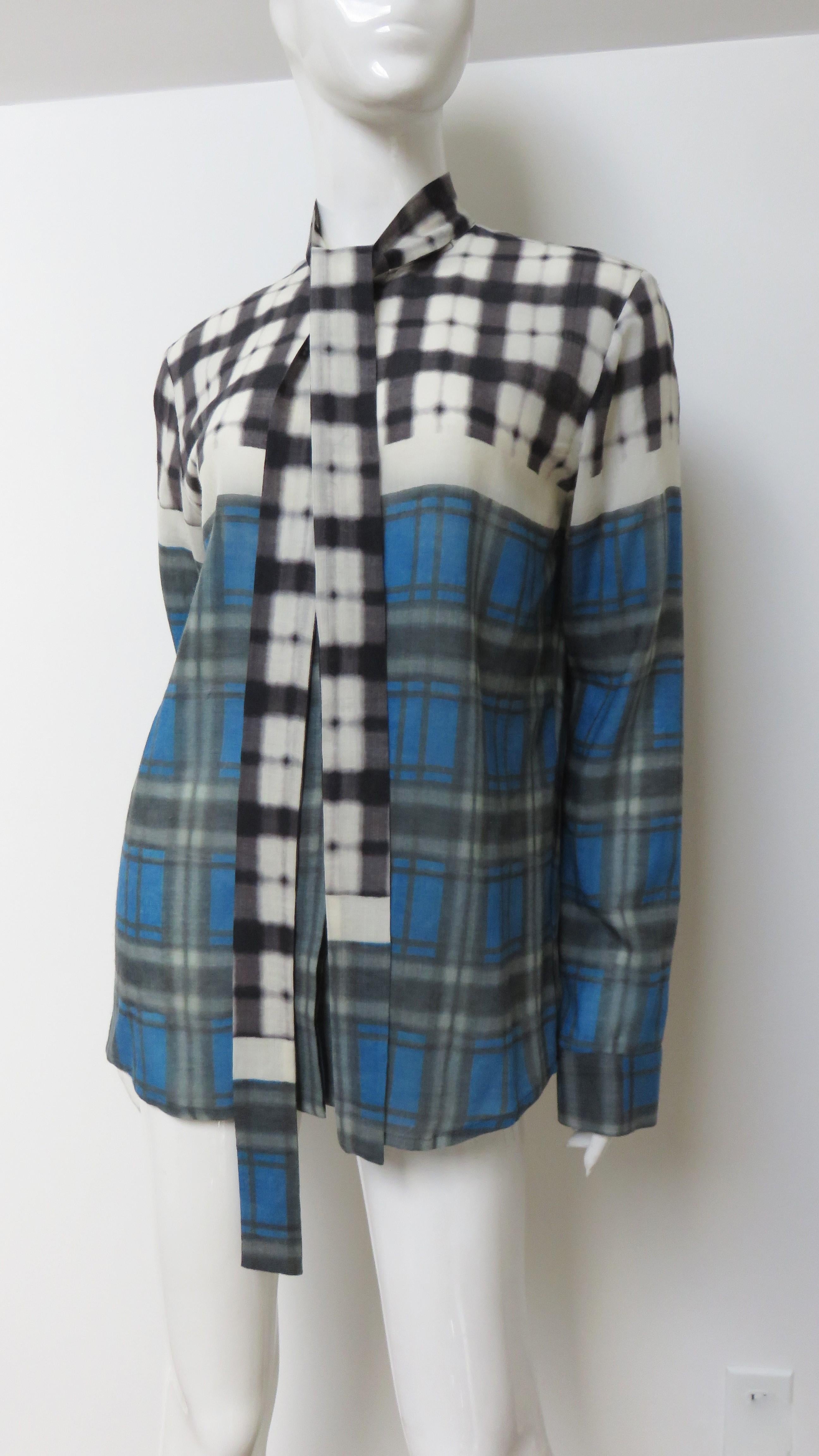 Grigio Mary Katrantzou - Camicia con cravatta a paillettes miste in vendita