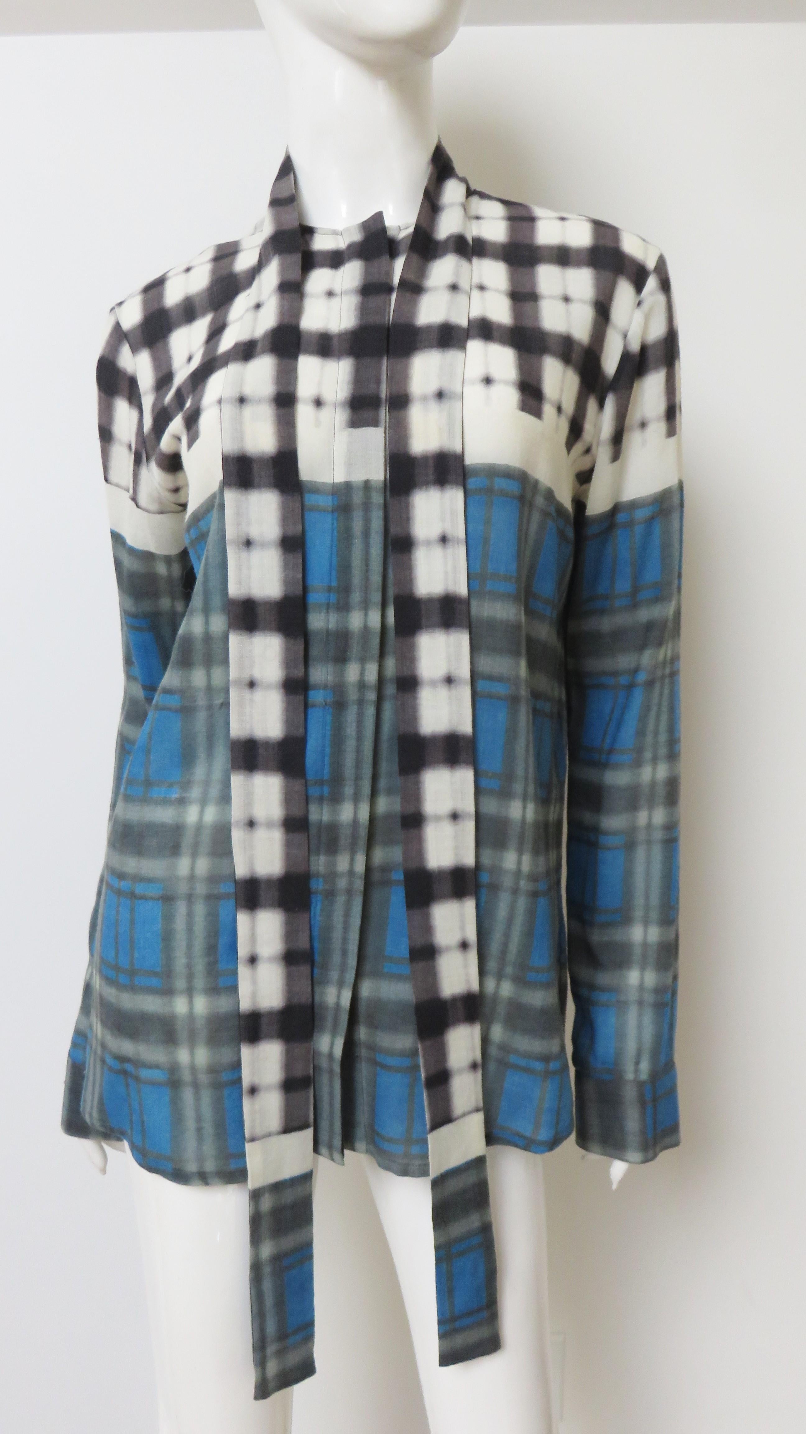 Mary Katrantzou - Camicia con cravatta a paillettes miste in vendita 3
