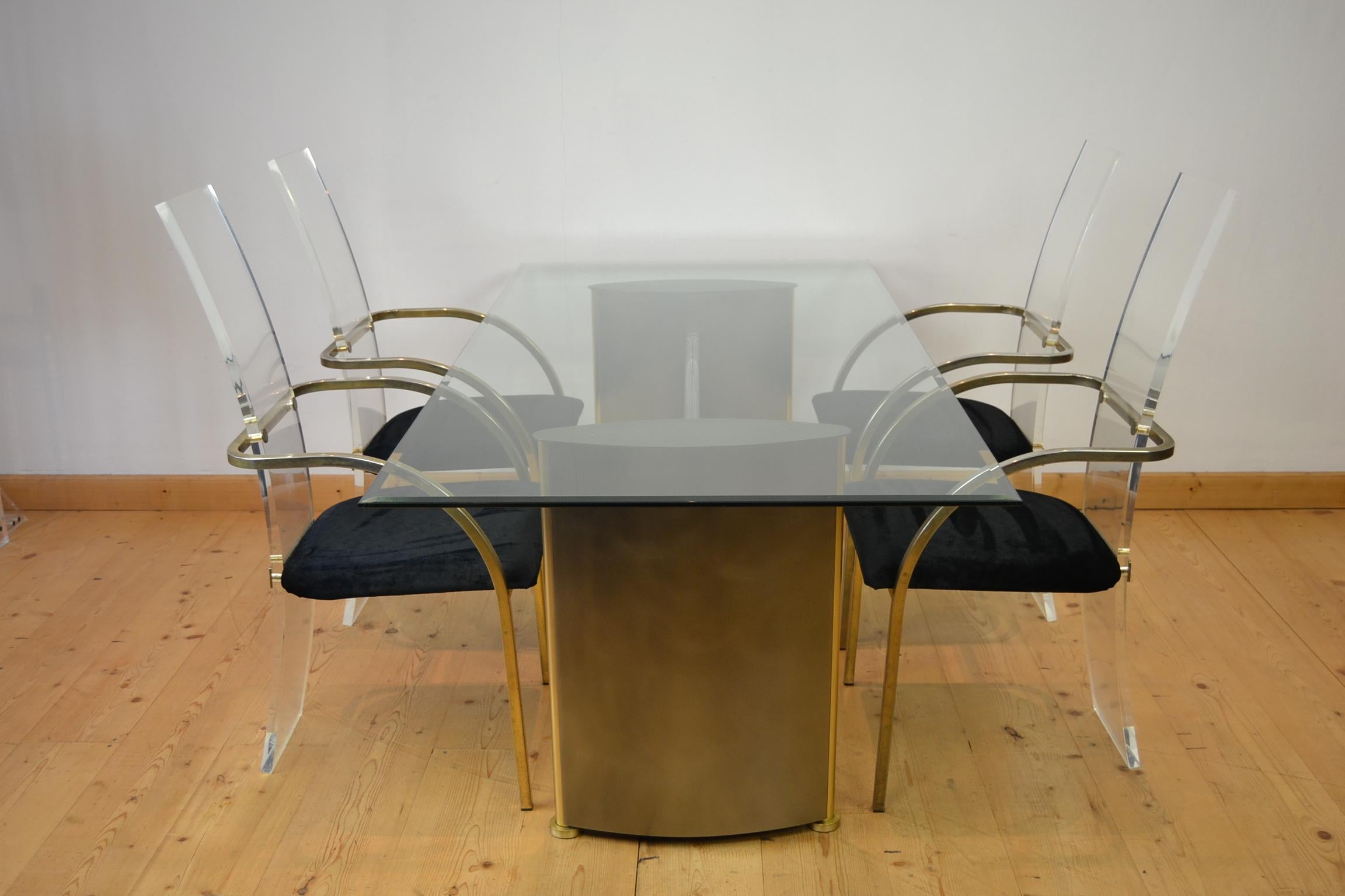 Belgo Chrome Dining Table with Lucite Connecting Piece In Good Condition In Antwerp, BE