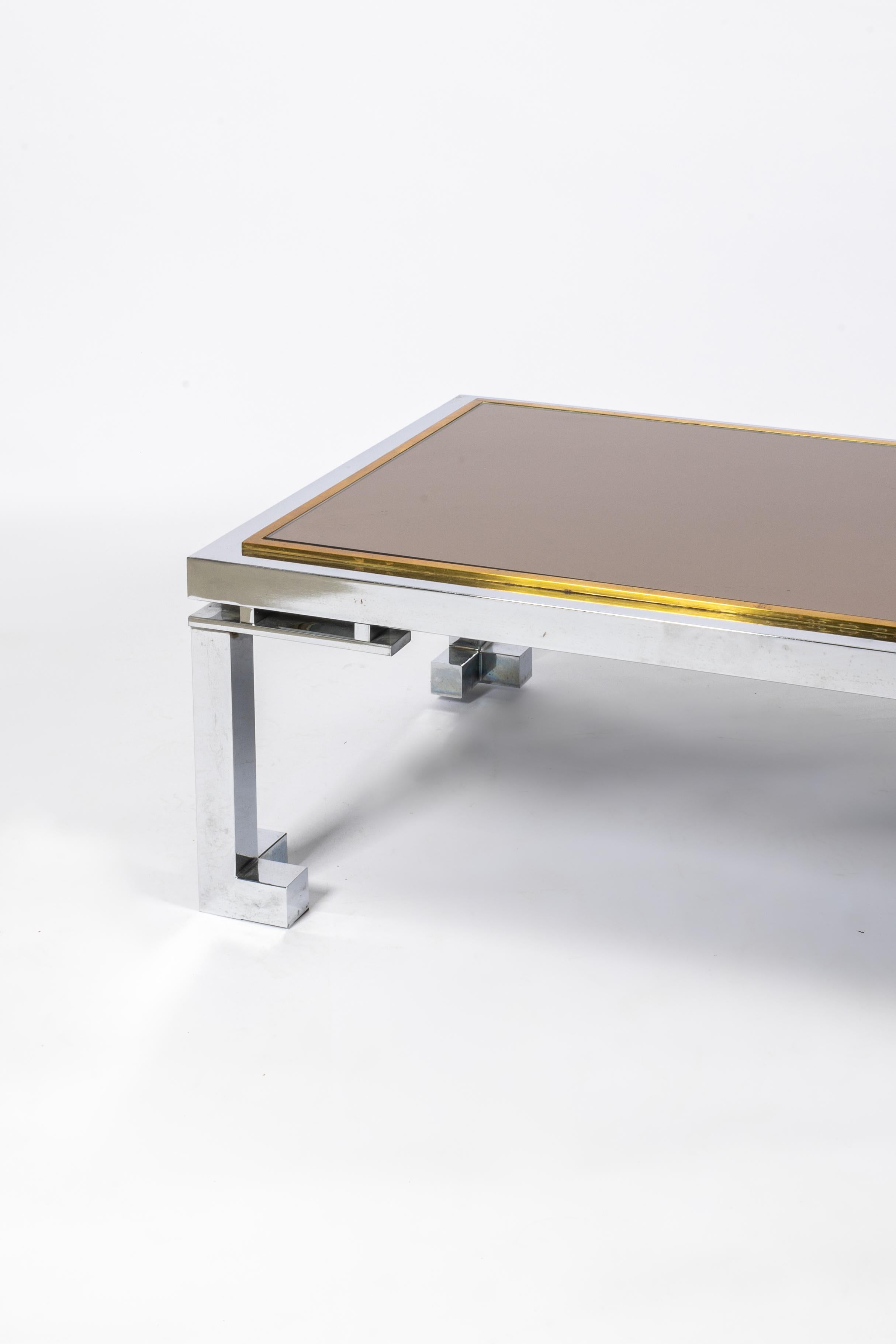 Belgochrom  
Table basse de style Hollywood regency

Célèbre marque belge des années 1970 et 1980 qui a créé une variété d'objets dans le style Hollywood regency.


Une combinaison de pieds chromés avec une fine ligne de finition en laiton et un