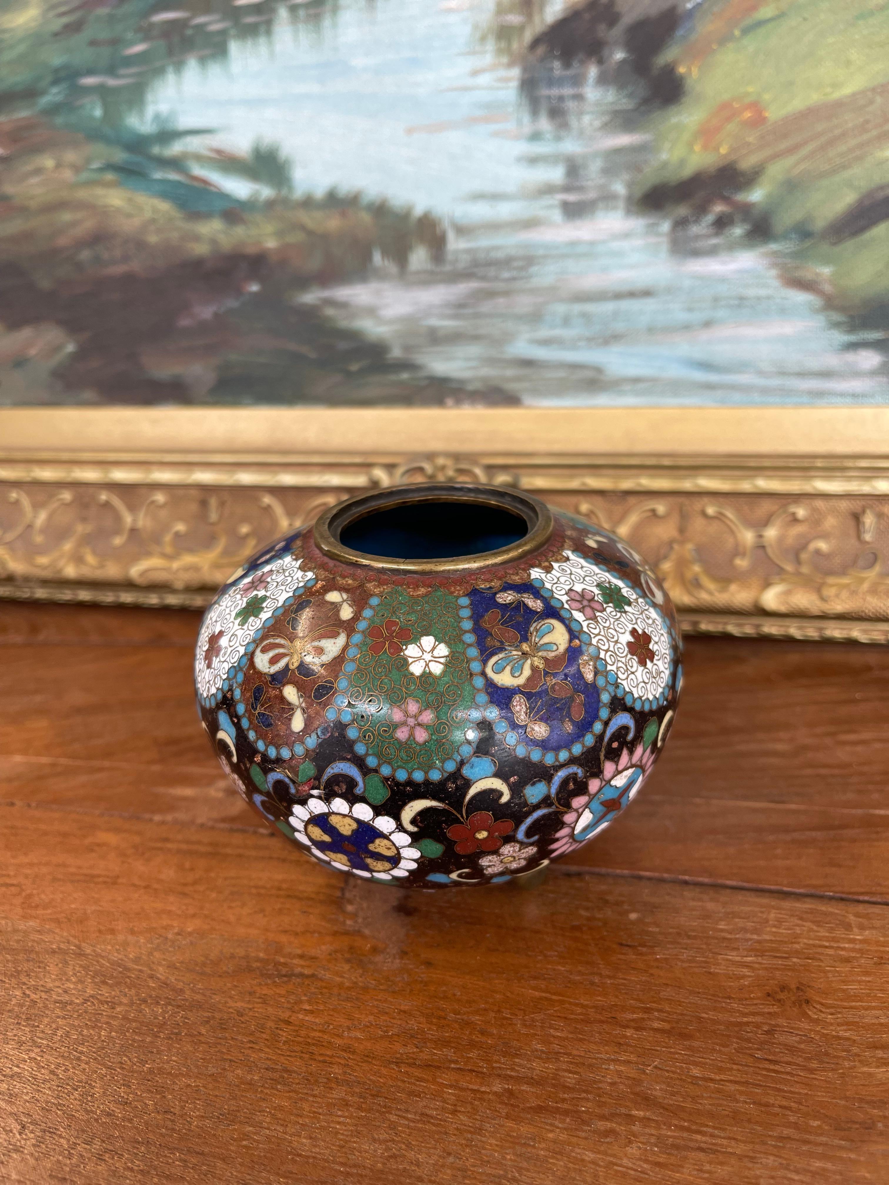 Believed to be Early 20th Century Chinese Cloisonné Miniature Tripod Vase In Good Condition For Sale In Seattle, WA