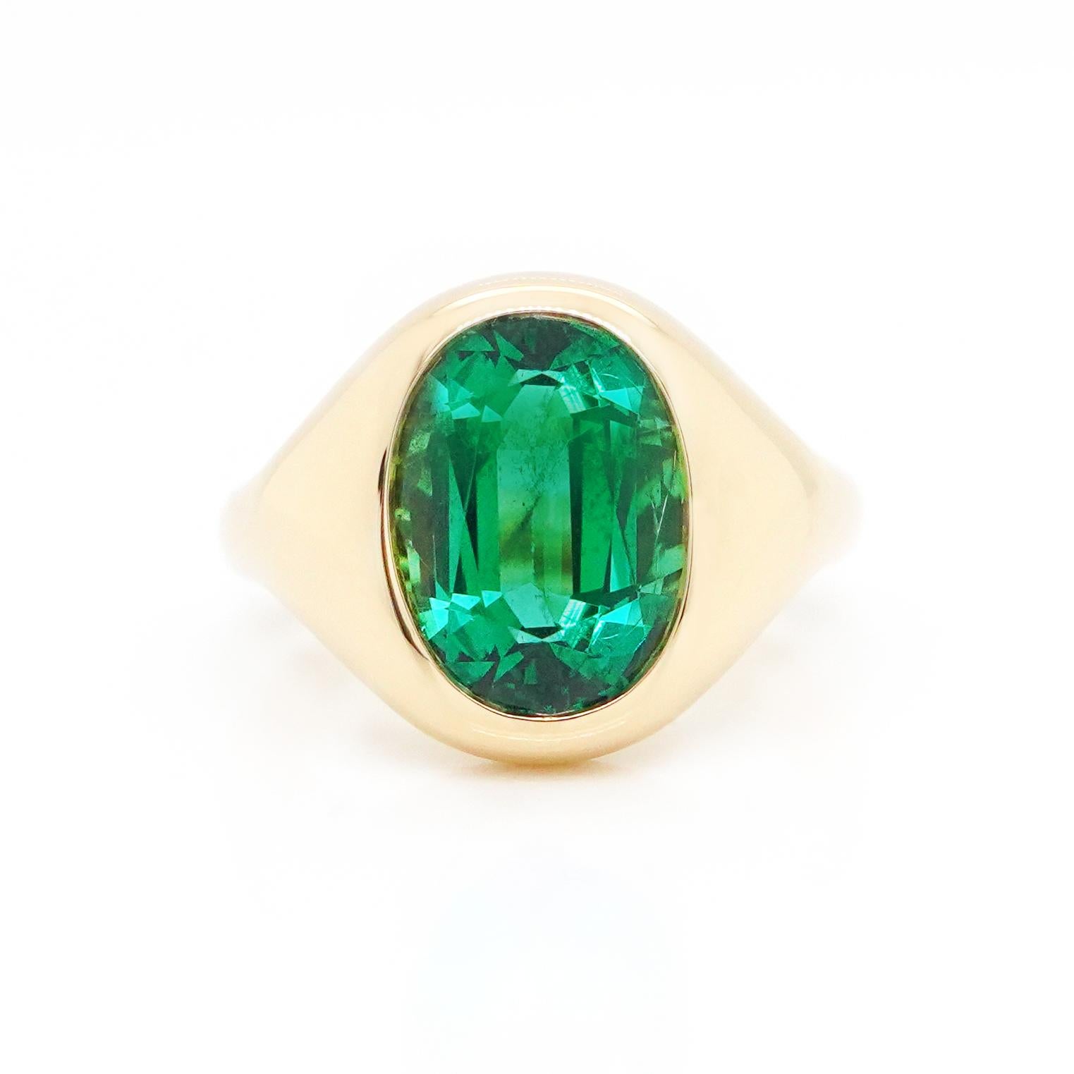 Oval Cut Bell Certified 4.85 carats Zambia Emerald Gold Ring, Yellow Gold Natural Emerald For Sale