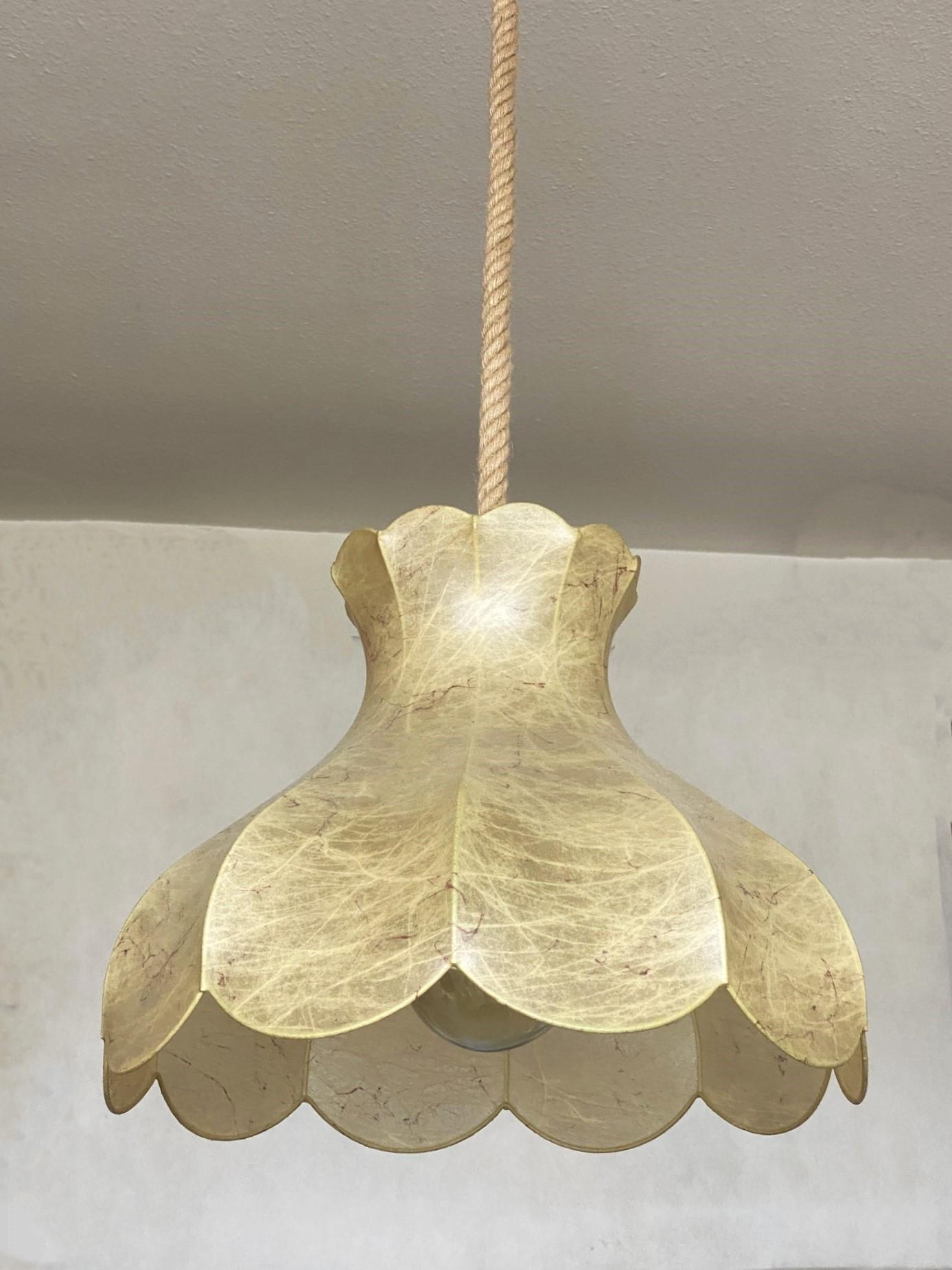 Mid-Century moderno Grande lampada a sospensione Cocoon Bell di Goldkant, anni '60 in stile Castiglioni, Flos in vendita