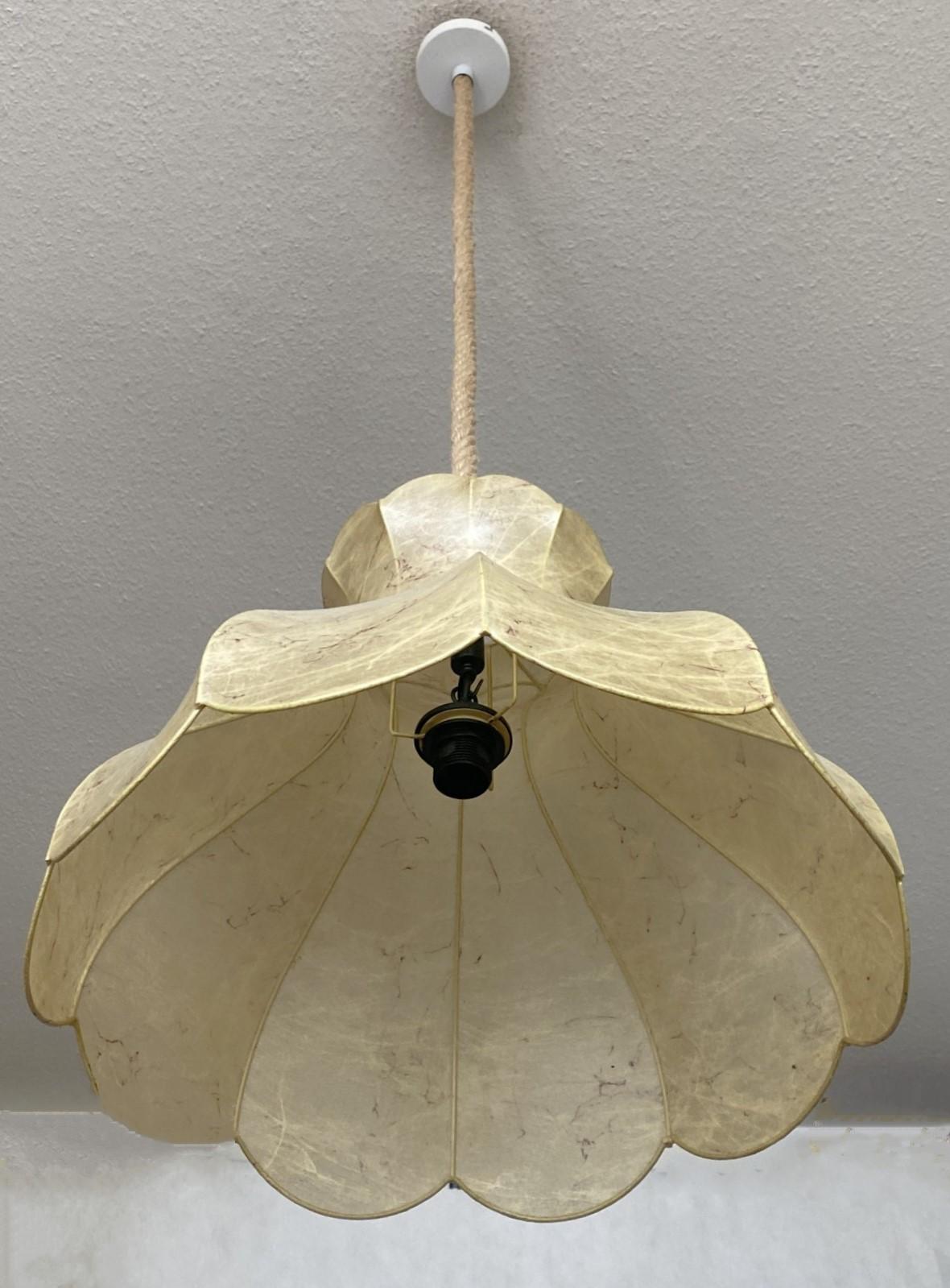 Grande lampada a sospensione Cocoon Bell di Goldkant, anni '60 in stile Castiglioni, Flos In condizioni buone in vendita a Frankfurt am Main, DE