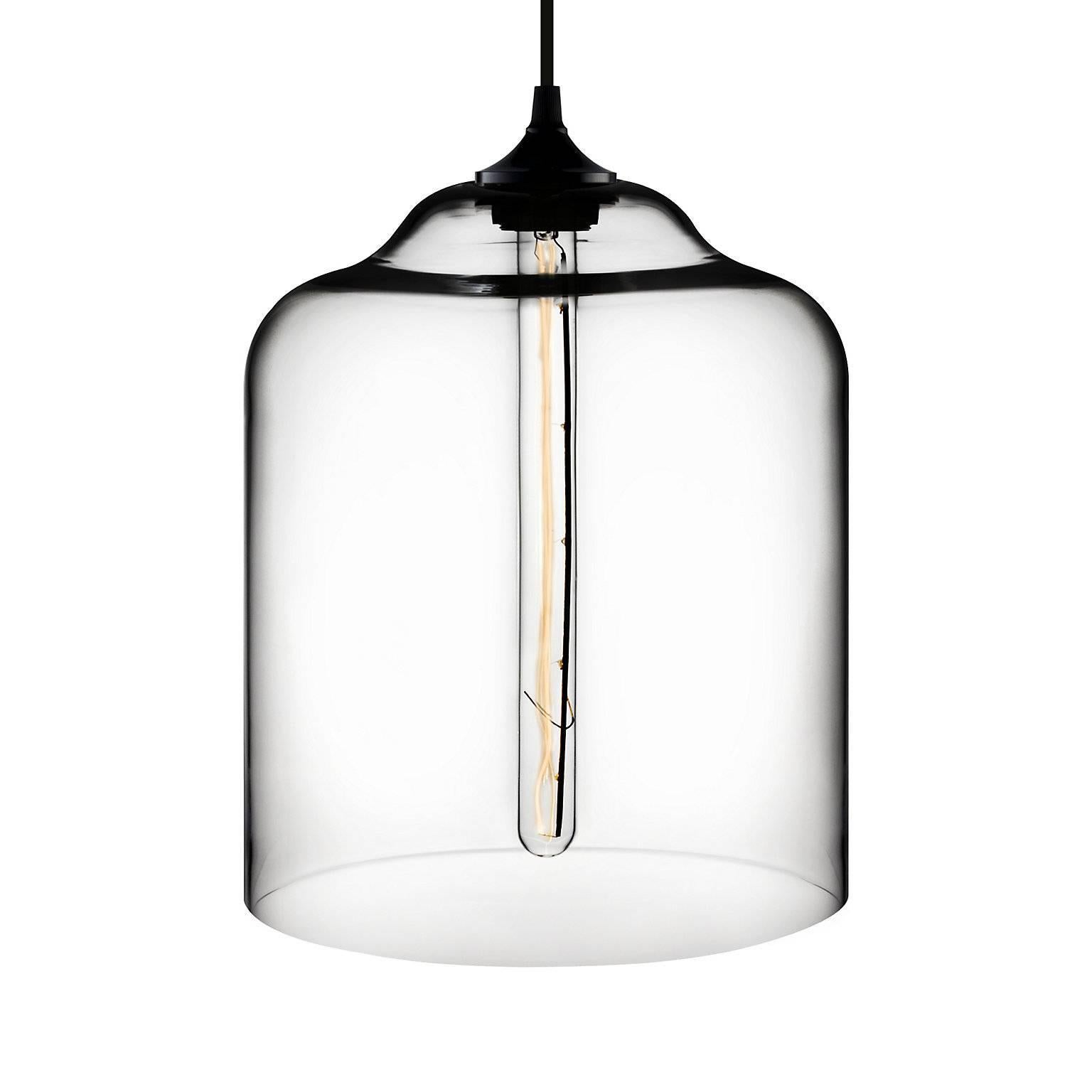 Lámpara colgante moderna de cristal soplado a mano Bell Jar Plum, fabricada en EE.UU. Moderno en venta