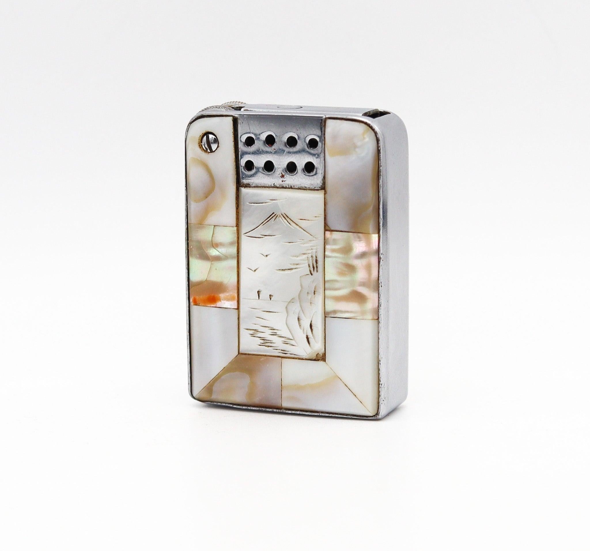 Anglais BELL LIGHTER 1937 British Semi Automatic Pocket Petrol Lighter avec Nacre