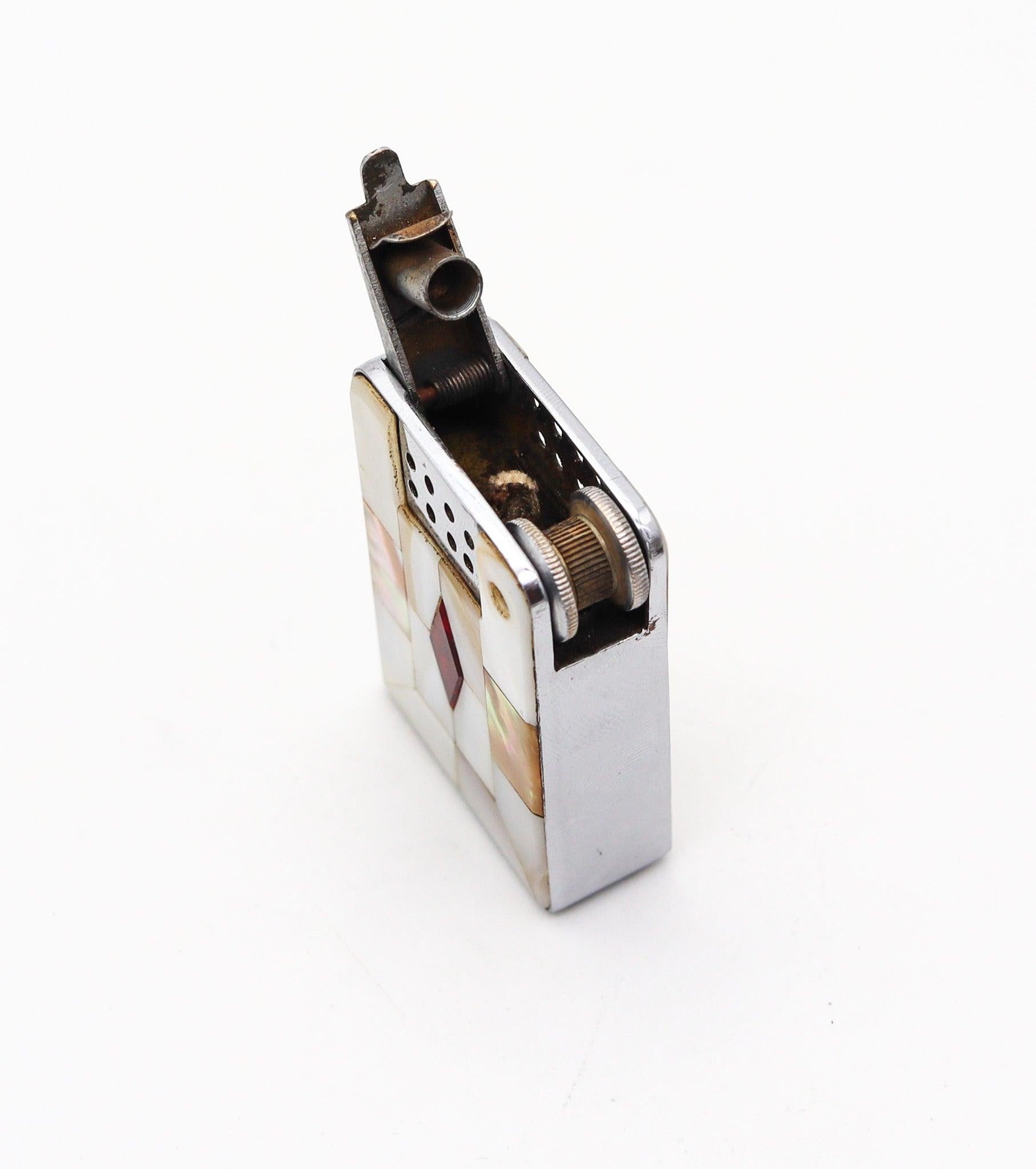 Acier BELL LIGHTER 1937 British Semi Automatic Pocket Petrol Lighter avec Nacre