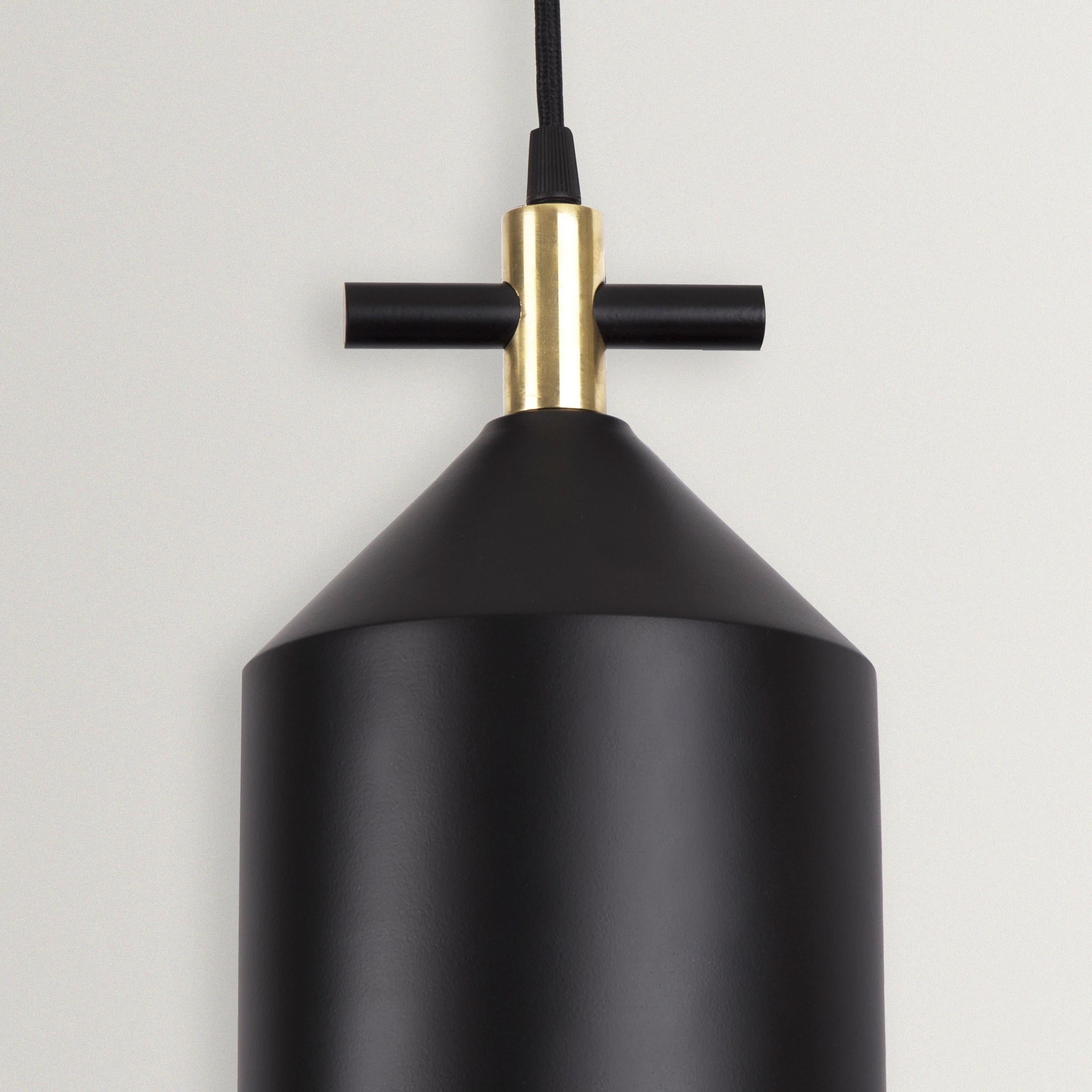 Indiano Lampada a sospensione Bell in ottone di Hatsu in vendita