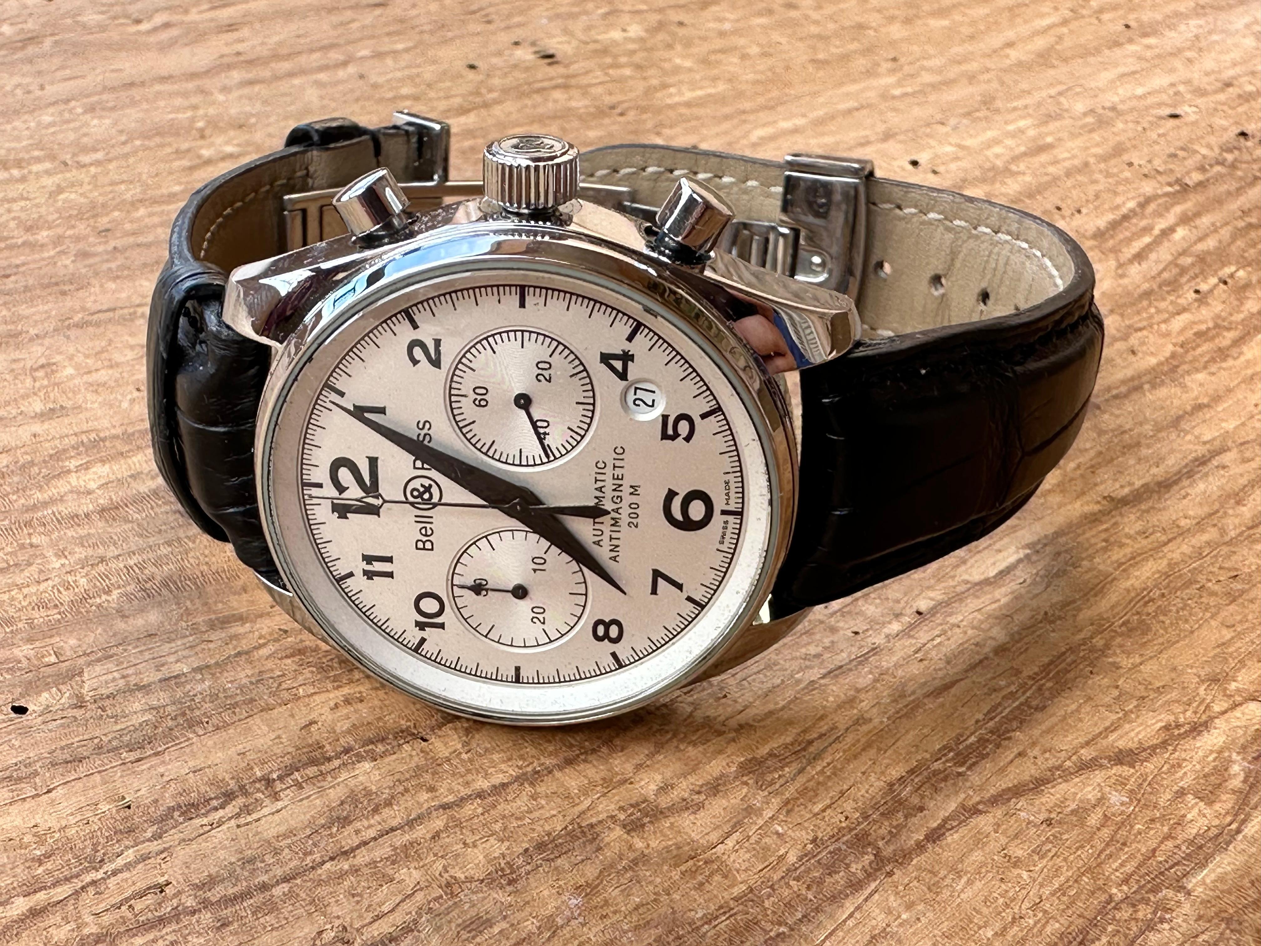   Beschreibung
Marke: 1Bell & Ross

Modell:Antimagnétikum

Referenznummer: 130.S 00587

Land der Herstellung: Schweiz

Uhrwerk: Automatik

MATERIAL des Gehäuses: Rostfreier Stahl

Abmessungen: Gehäusebreite: 39 mm. (ohne Krone)

Band Typ :