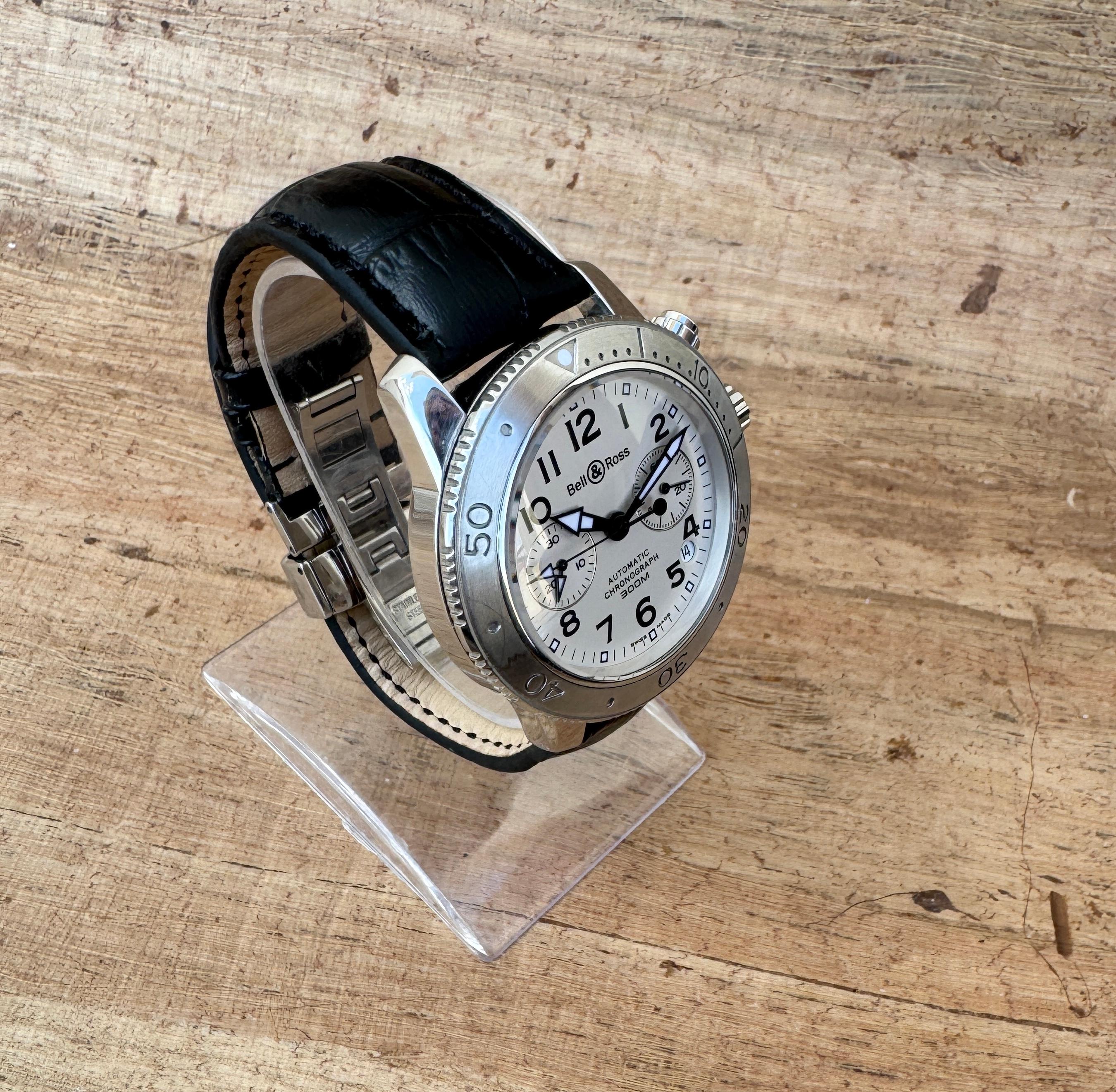 Bell & Ross Diver 300M chronograph White Dial 41mm SALE In Good Condition For Sale In Toronto, CA