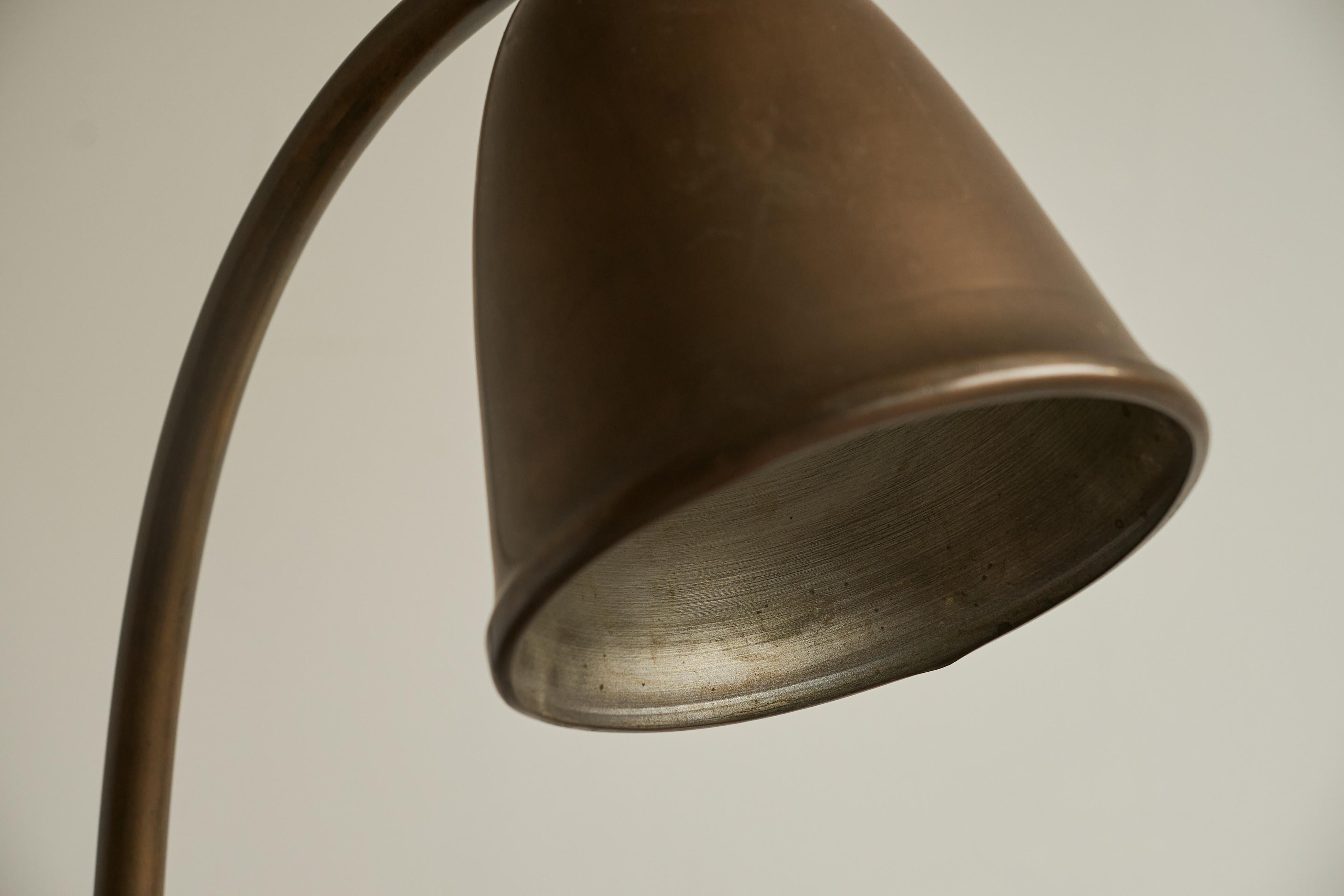 Bell Shaped Table Lamp in Patinated Brass The Netherlands 1930s In Good Condition For Sale In Meer, VAN