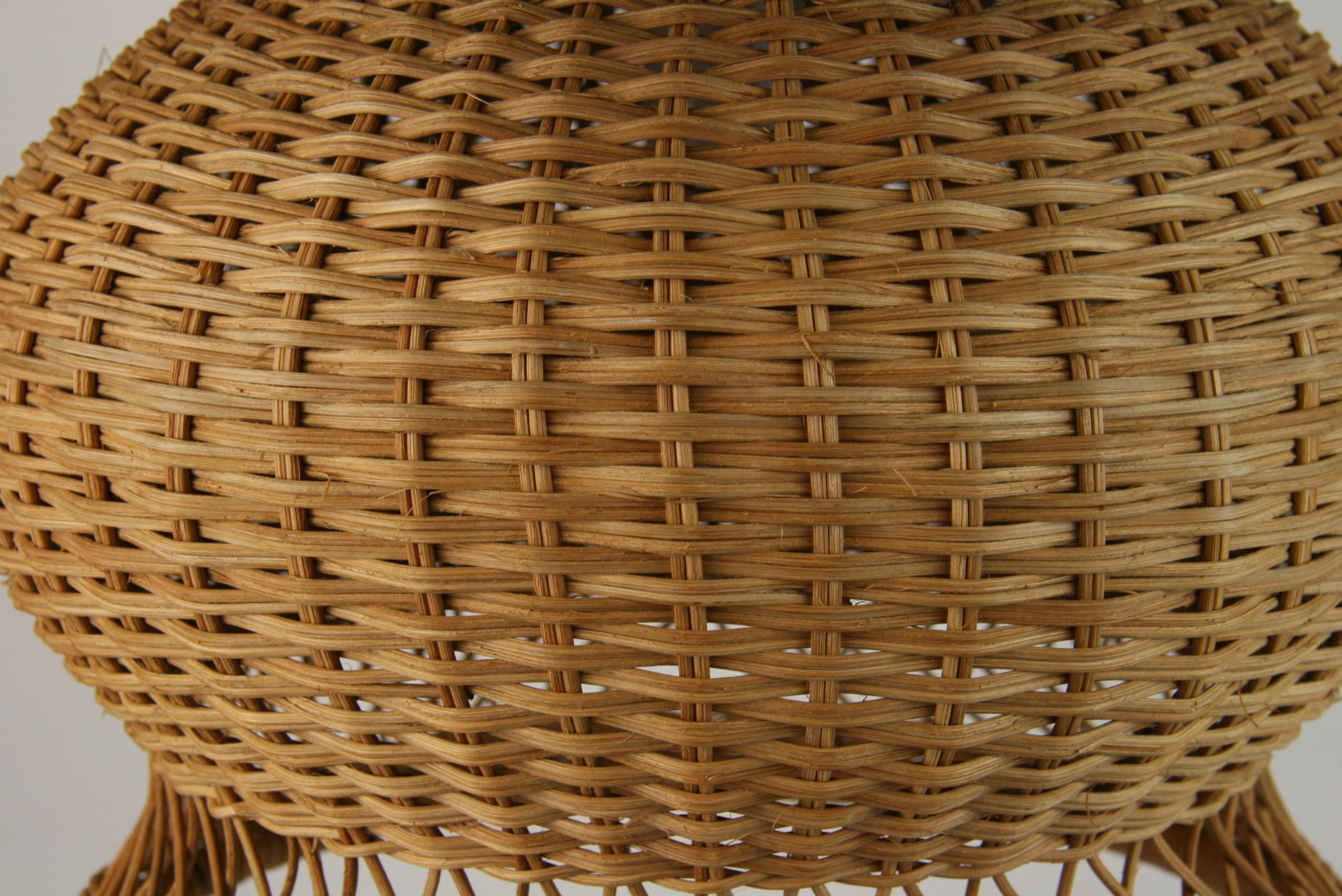 Bell Shaped Wicker Pendant Light In Good Condition In Douglas Manor, NY