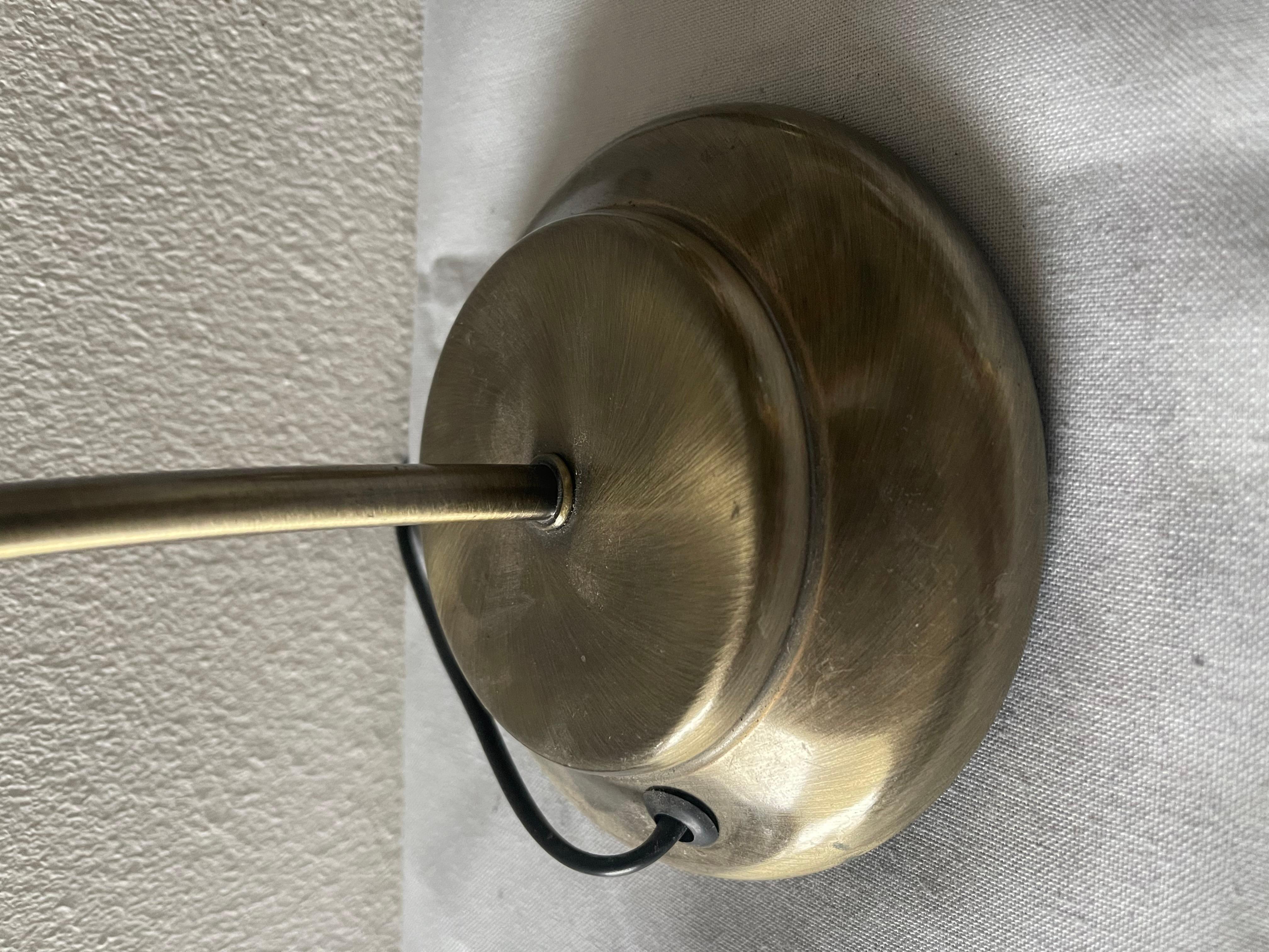 Bella coppia di lampade da tavolo in vetro stile tulip italiano degli anni '80 en venta 3