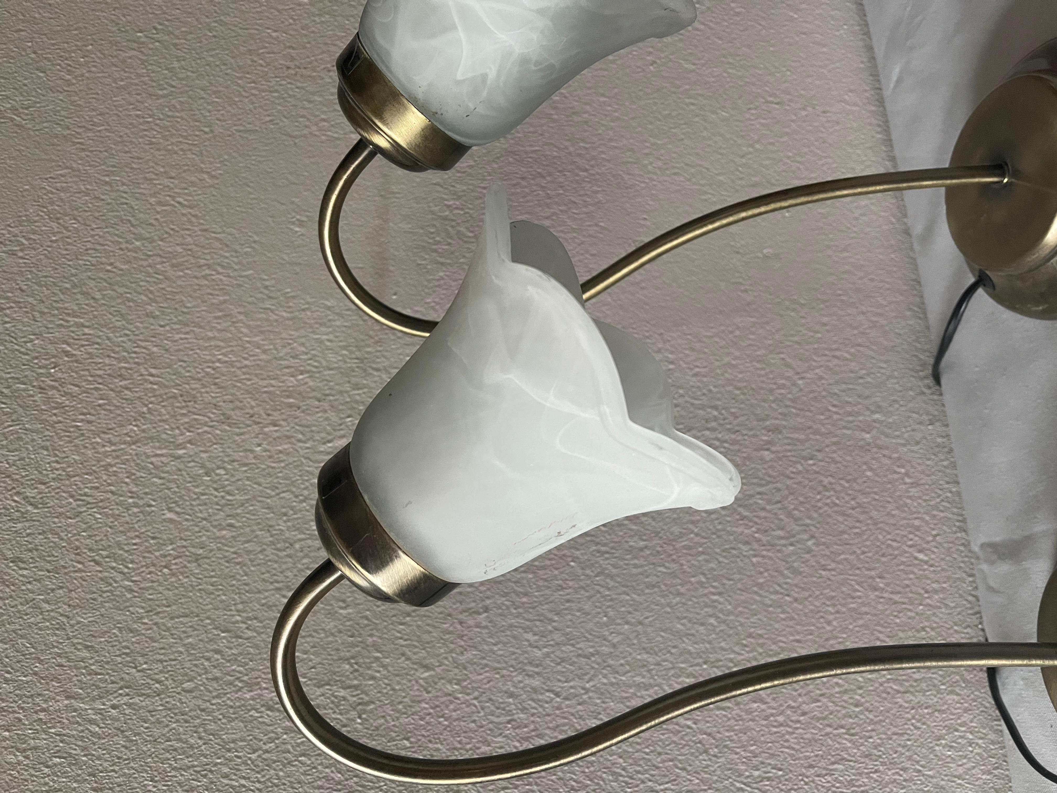 Bella coppia di lampade da tavolo in vetro stile tulip italiano degli anni '80 en Bueno estado para la venta en Cantù, IT