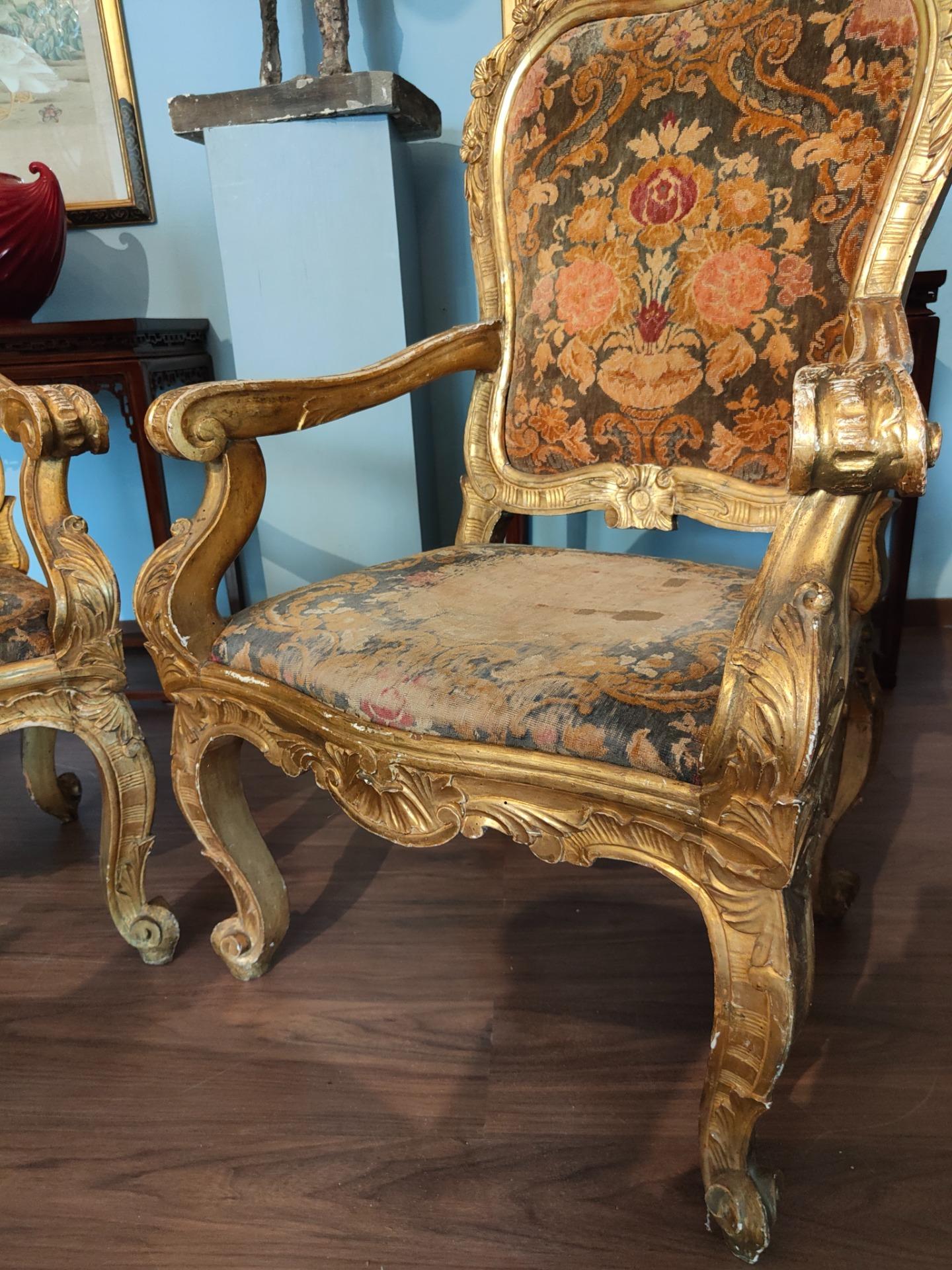 Beautiful Pair Of Armchairs, Rome, Period: 600 In Good Condition For Sale In Alba, IT