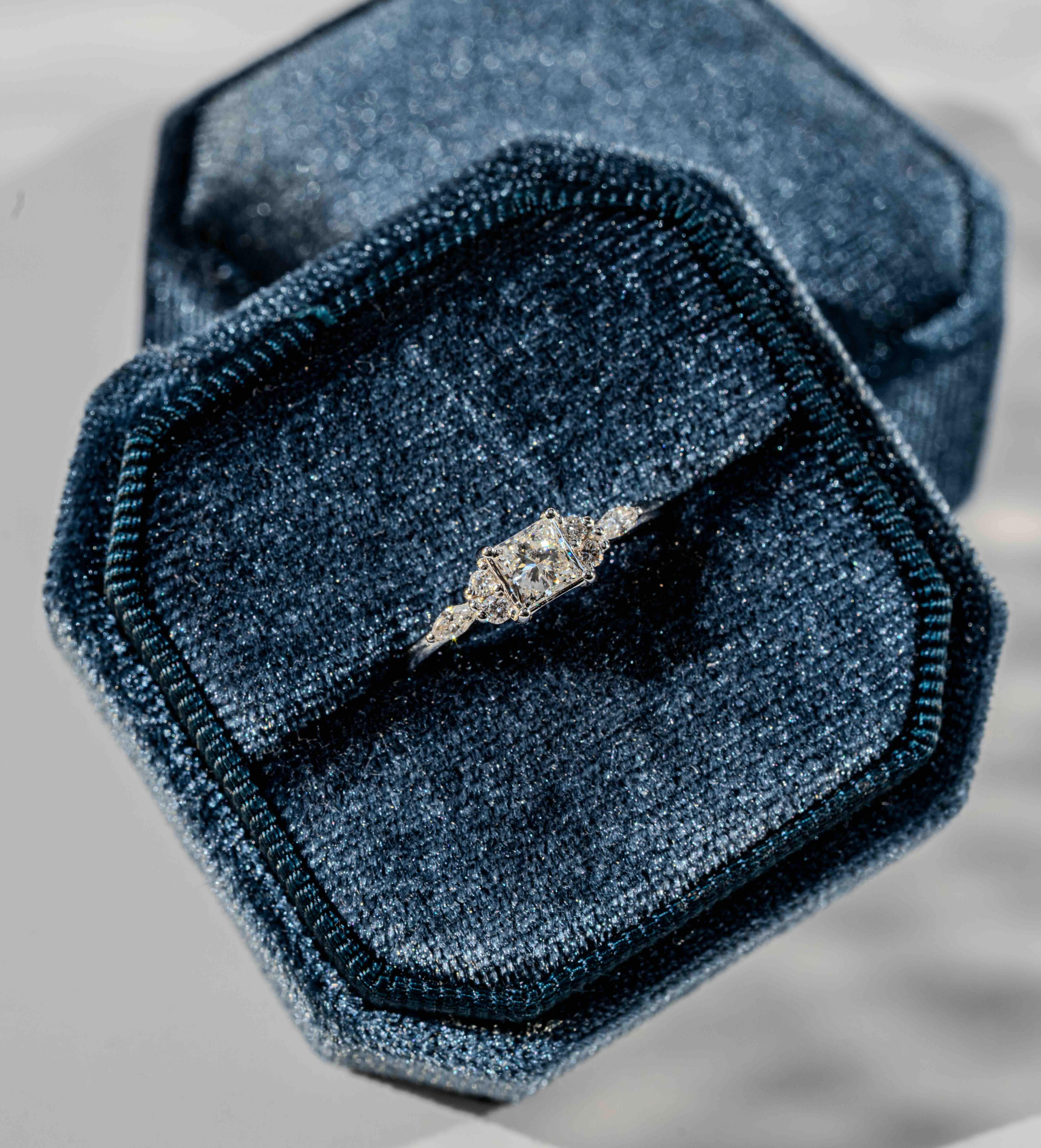 For Sale:  ”Bella” Diamond Engagement Ring 6