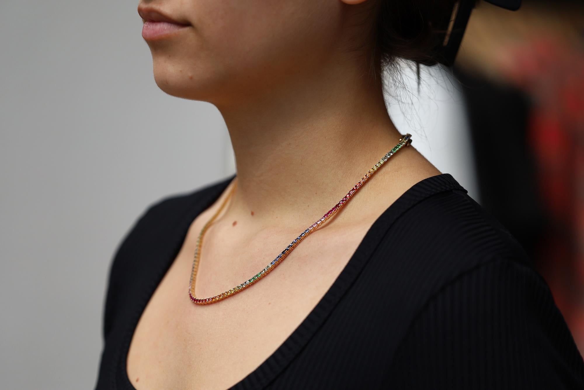 Bella Rosa Jewelers 14,60 Karat Multi Color Saphir Regenbogen Riviera Halskette (Kunsthandwerker*in) im Angebot