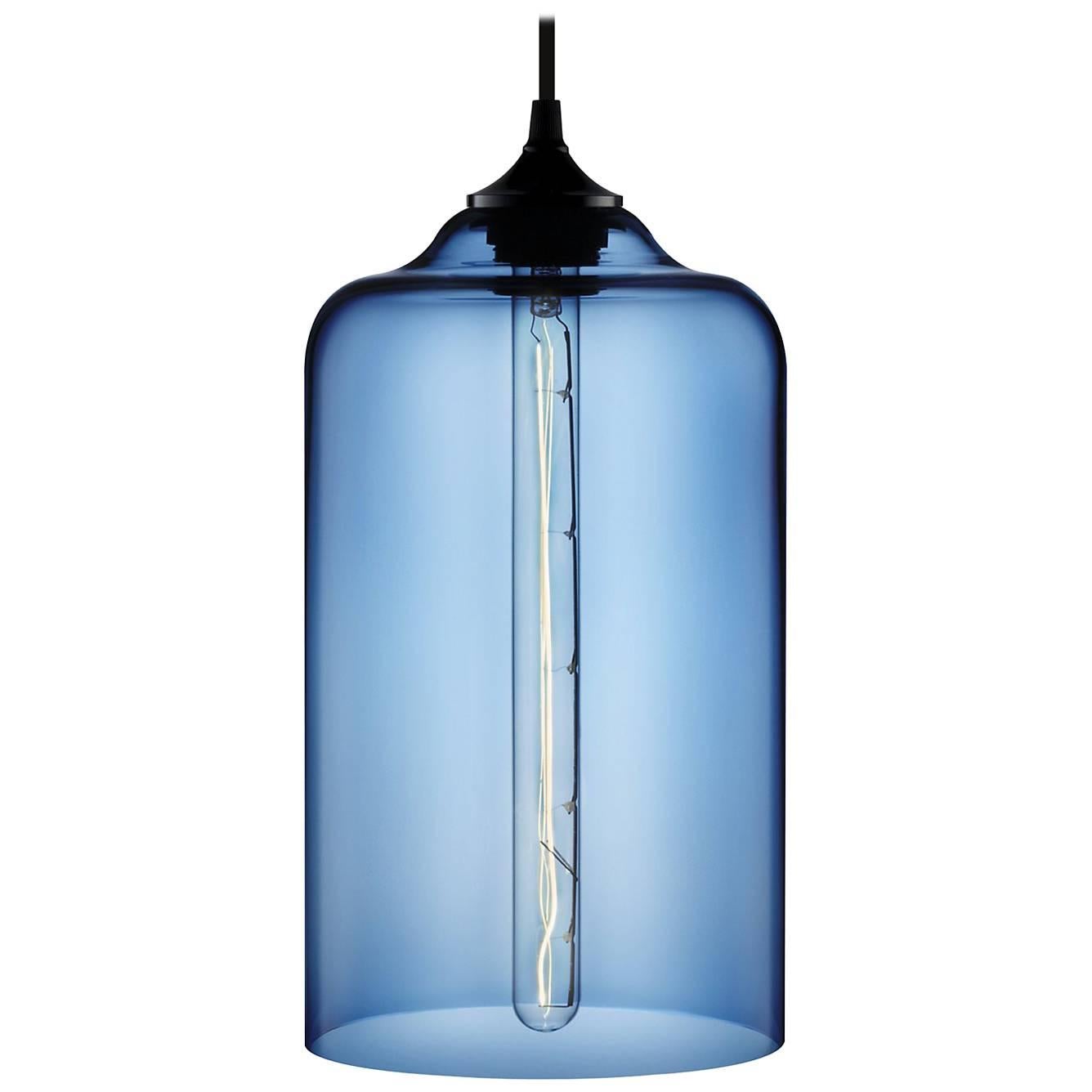 Lampe à suspension moderne en verre soufflé à la main Bella Sapphire, fabriquée aux États-Unis