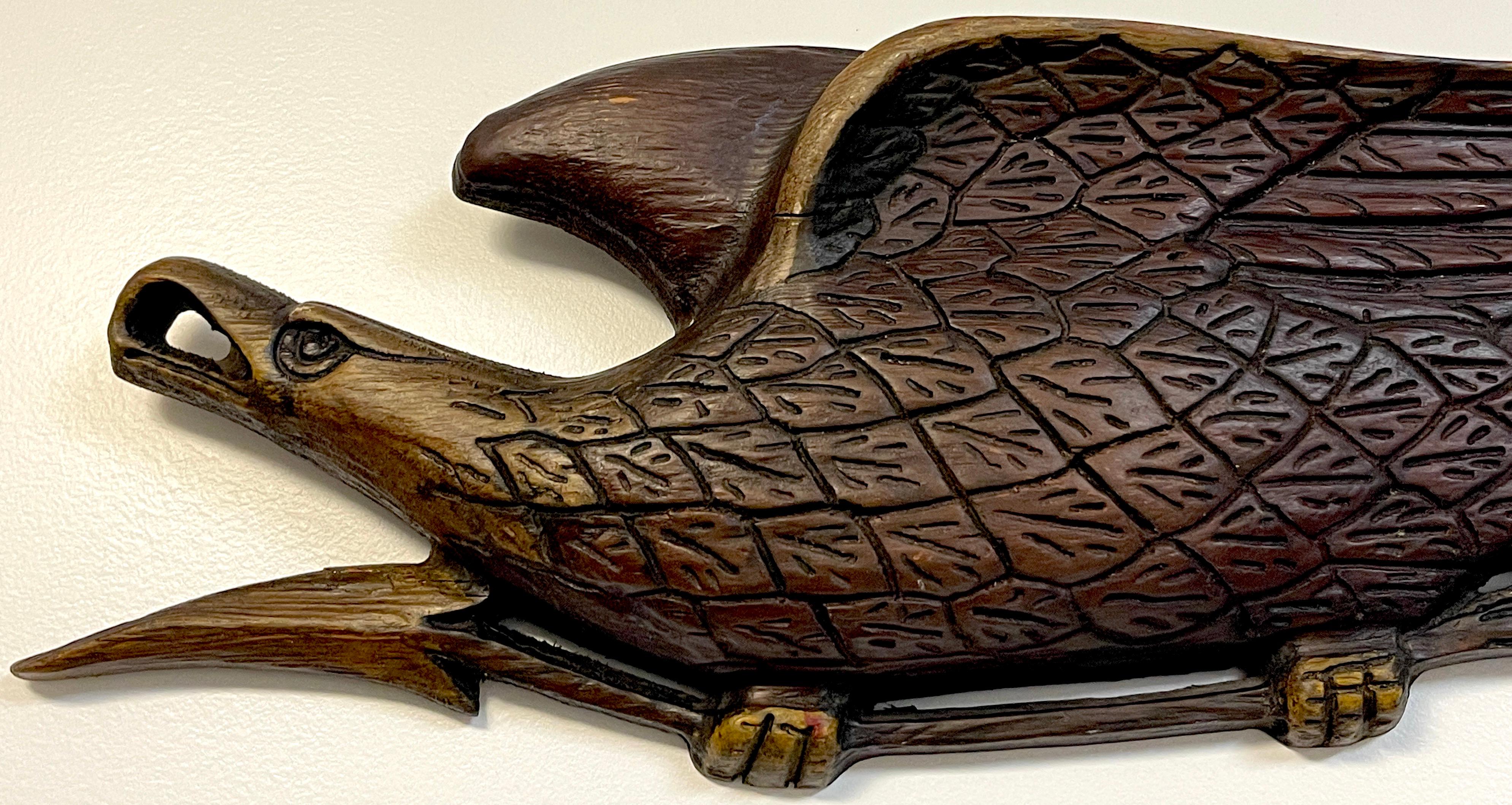 Classique américain Aigle en bois dur sculpté et polychromé de style Bellamy en vente