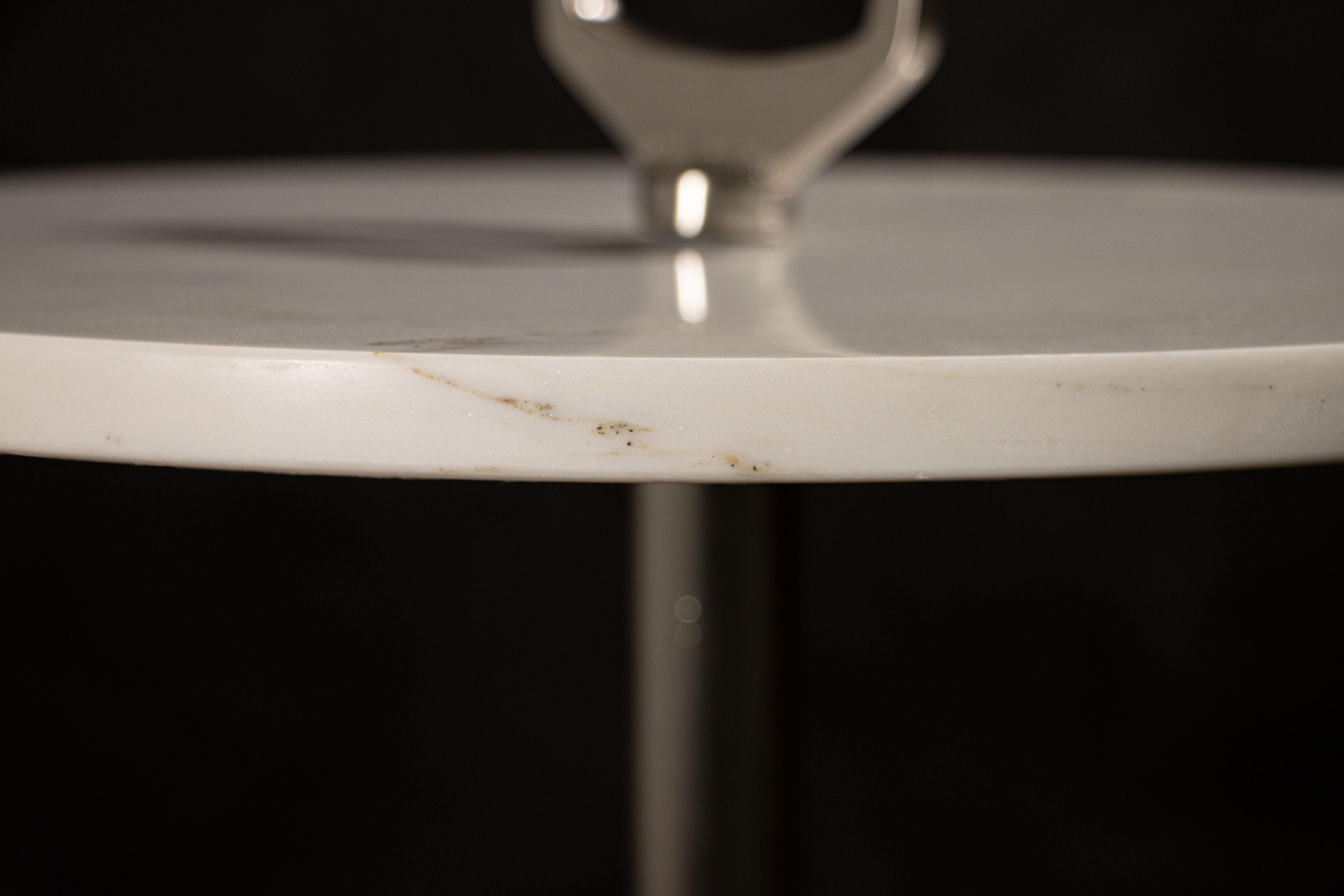 Table à cigarettes Bellance Marmol en bronze moulé et blanc Ibiza de Costantini en vente 1