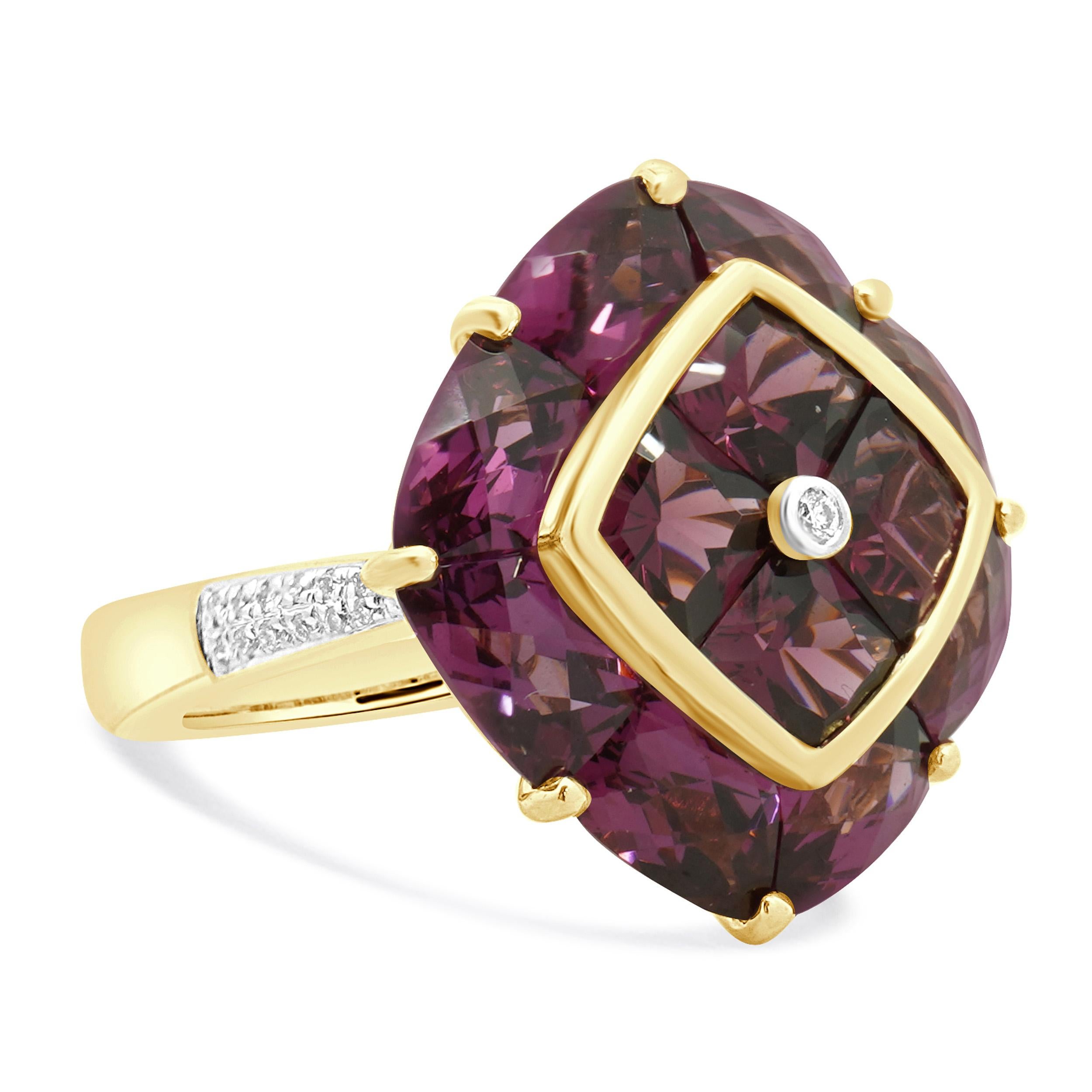 Anello Bellarri in oro giallo 18 carati con granato di rodolite e diamanti In condizioni ottime in vendita a Scottsdale, AZ