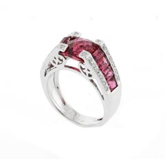 Bellarri Biusa Ring mit rosa Turmalin und Diamanten