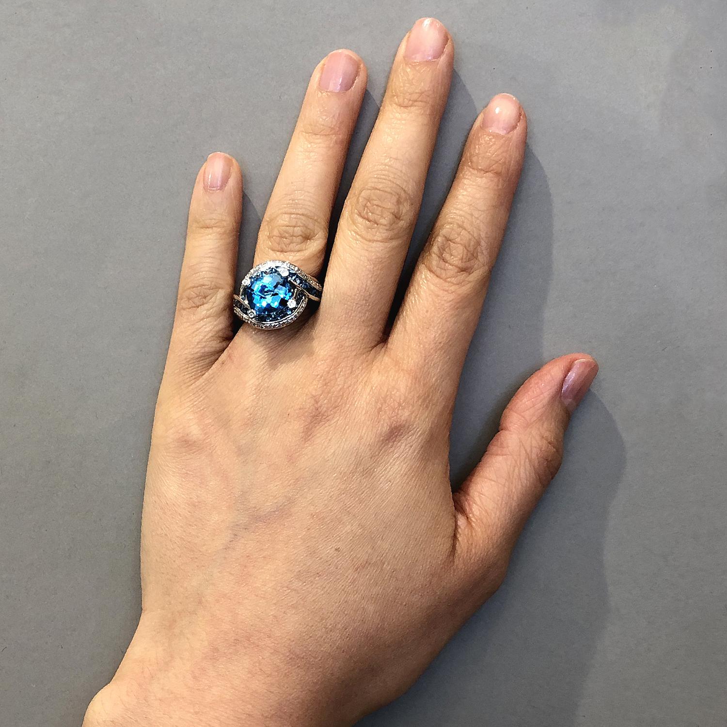 Women's Bellarri Blue Topaz Diamond Gold Ring