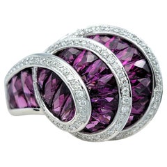 Moderner skulpturaler Bellarri "La Bouquet" Ring aus 18 Karat Gold mit Rhodolith und Diamanten