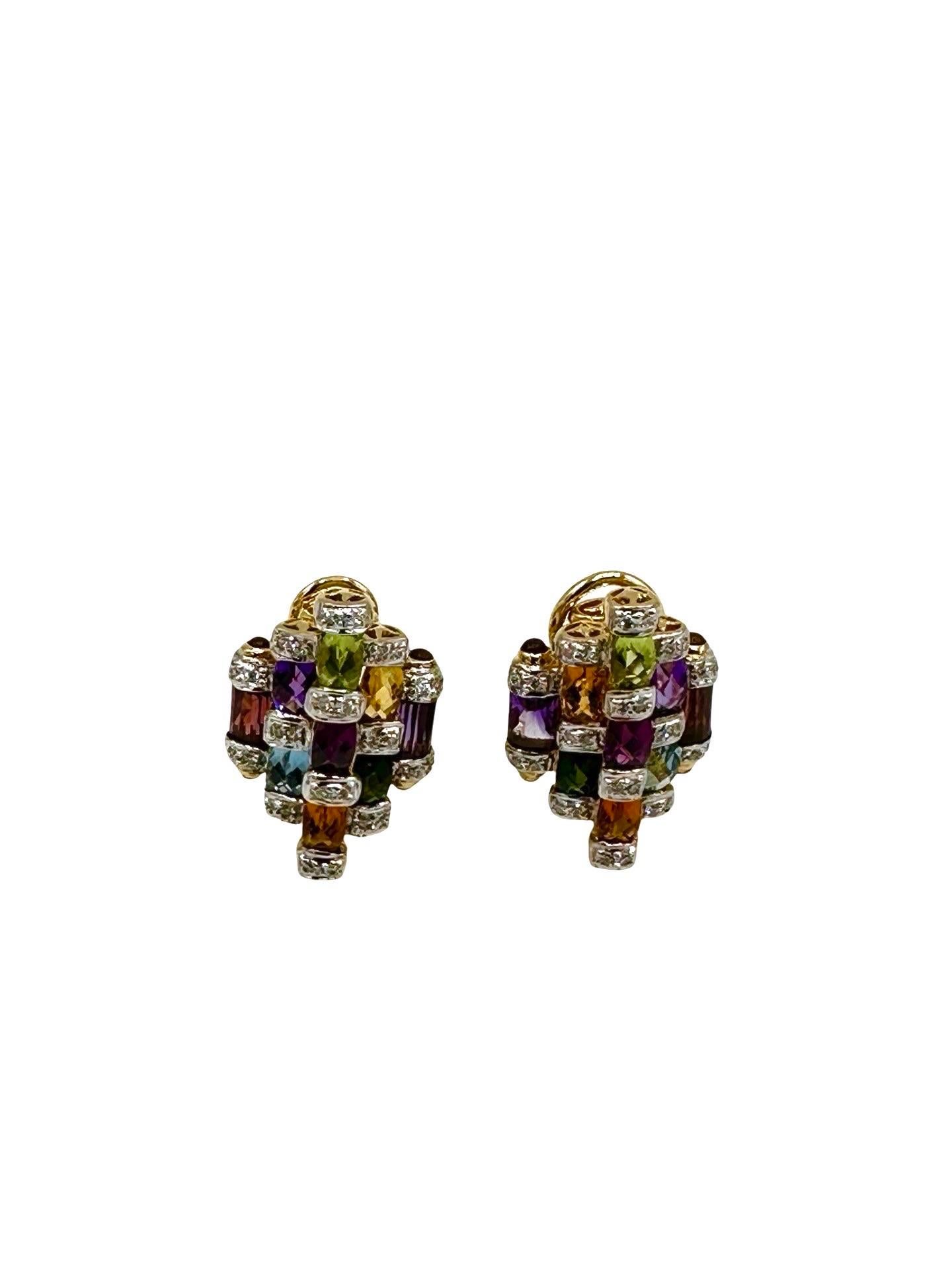 Diese super hellen und bunten Ohrringe sind der Hammer!  Diese von Bellarri entworfenen Ohrringe enthalten Edelsteine im Kissenschliff aus Peridot, Amethyst, blauem Topas, Citrin, Granat und Turmalin.  Jeder Stein ist zwischen Weißgoldbarren