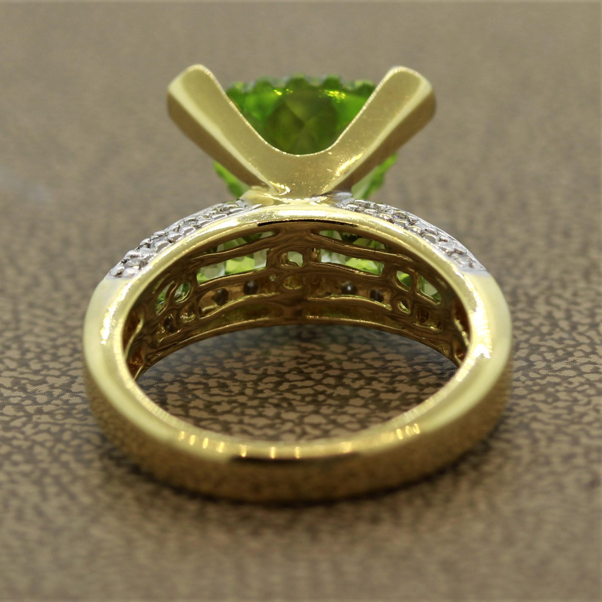 Women's Bellarri Peridot Diamond Gold Ring For Sale