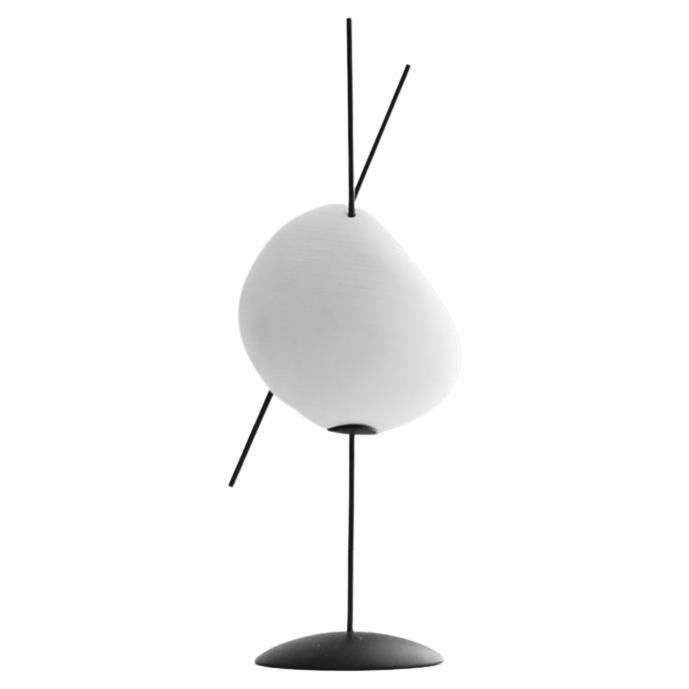 Belle de Nuit, Battery-Lampe aus weißem Porzellan und Metall, XS, YMER&MALTA, Frankreich