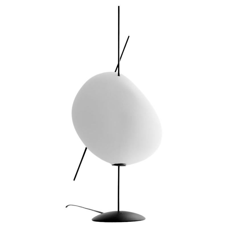 Belle de Nuit, elektrische Lampe aus weißem Porzellan und Metall, M, YMER&MALTA, Frankreich im Angebot
