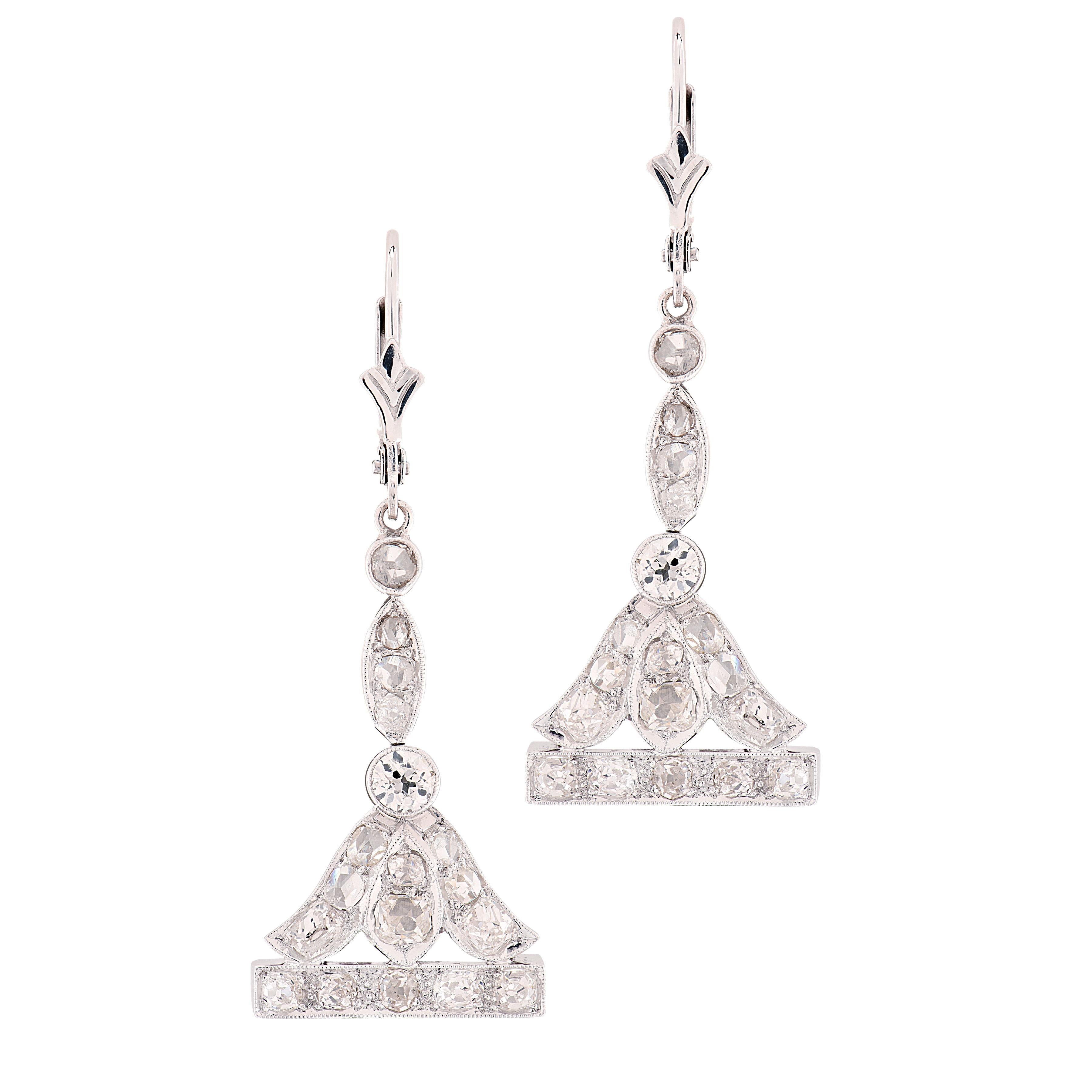 Pendientes colgantes de diamantes Belle Epoch de 1,65 quilates en venta 1