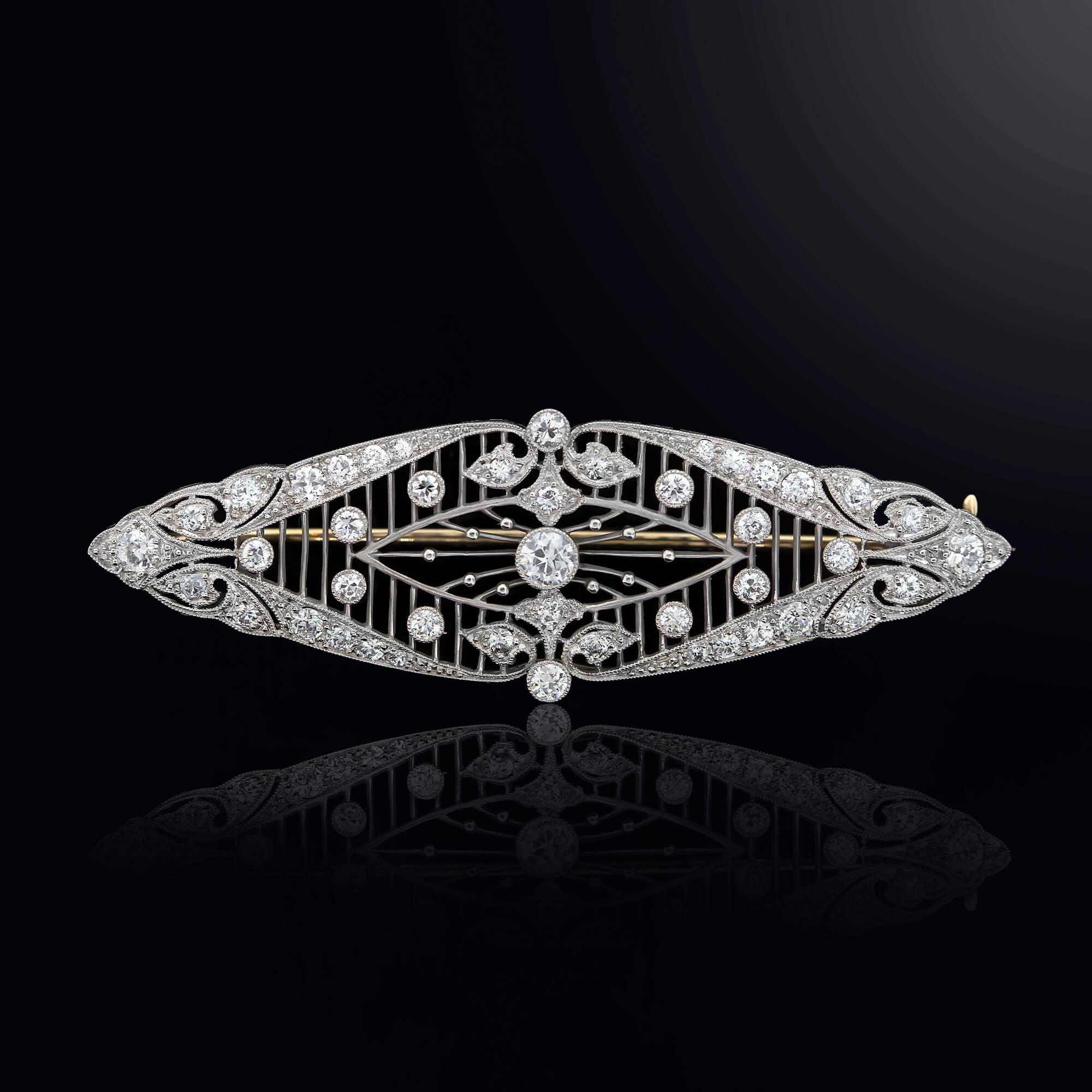 Belle Epoch Early European Cut Diamond Brooch, Platinum, Circa 1920 In Good Condition For Sale In ADELAIDE, SA