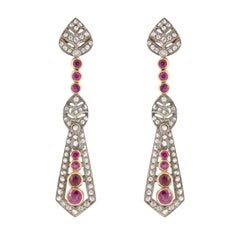 Orecchini a goccia Belle Époque con diamanti e rubini da 0,50 carati, 1880 ca.