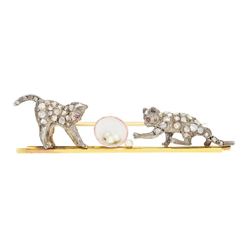 Belle Époque 0.60ct Diamond and Pearl Cat Brooch, c.1880s In Good Condition For Sale In London, GB