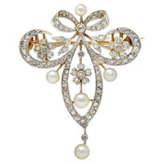 Fleur-De-Lis-Brosche aus Platin und 18 Karat Gold mit 0,93 Karat Diamanten und Perlen aus der Belle Epoque
