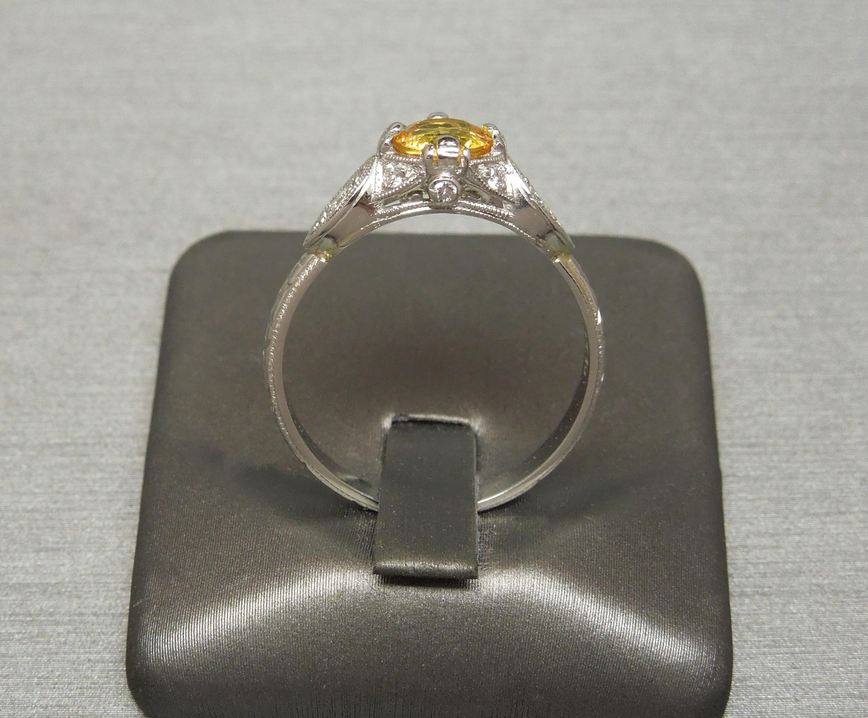 Belle Époque 1.10 Carat Canary Sapphire Platinum Ring For Sale 4